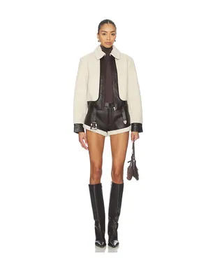 Understated Leather FAUX SHEARLING LEATHER ショートパンツ - サムネイル5