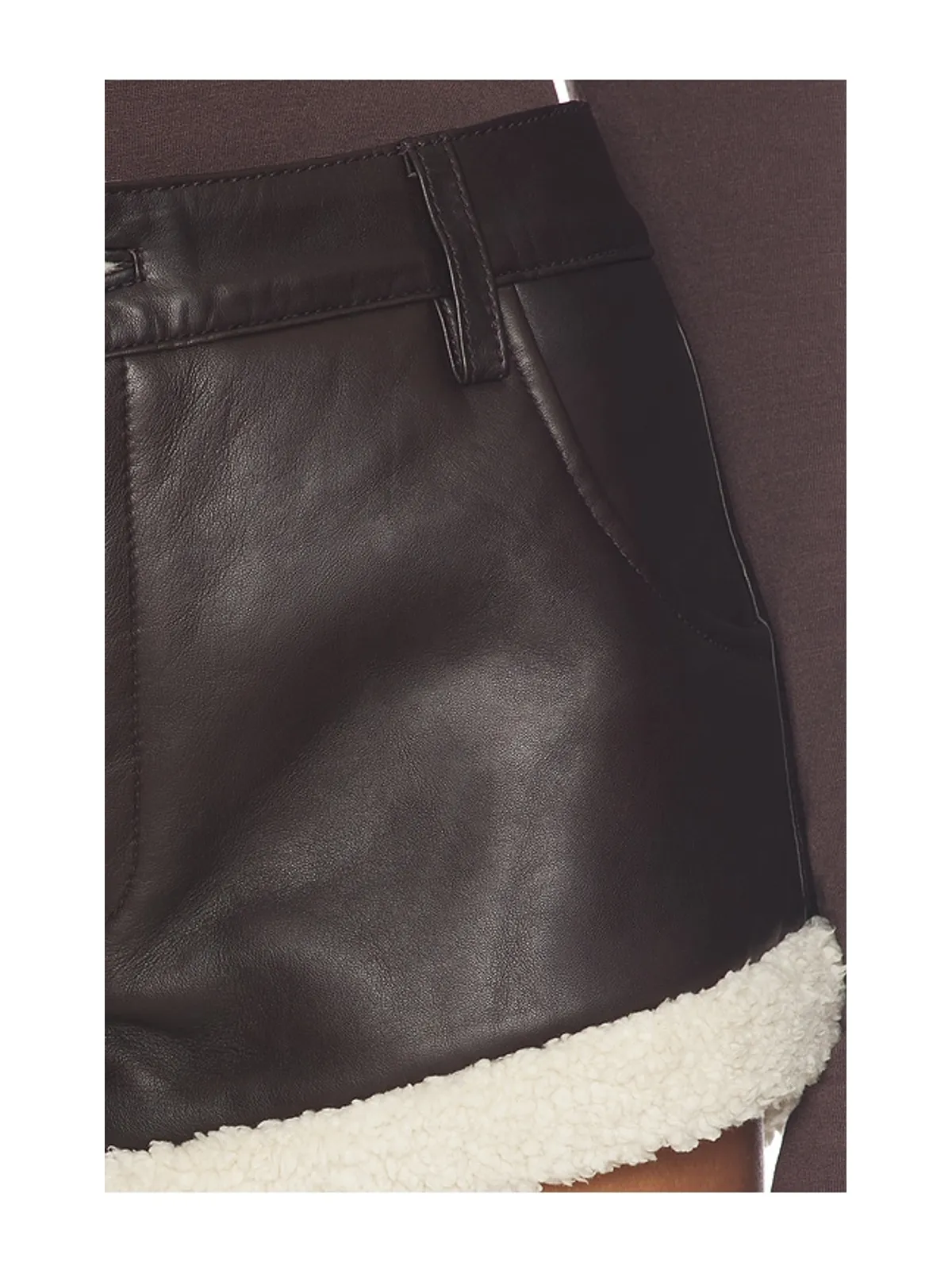 Understated Leather FAUX SHEARLING LEATHER ショートパンツ - 画像6