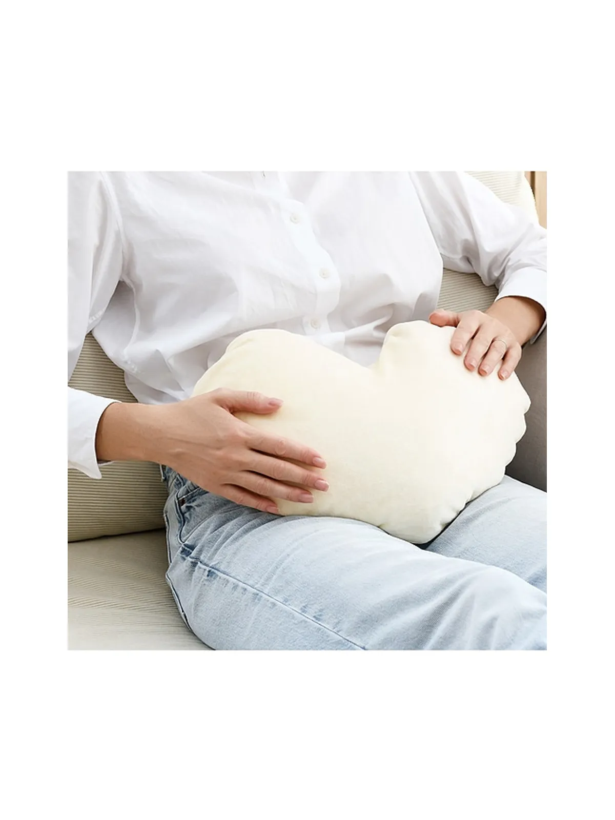 Yana Sleep WEIGHTED HEART SHAPED PILLOW 枕 - 画像3