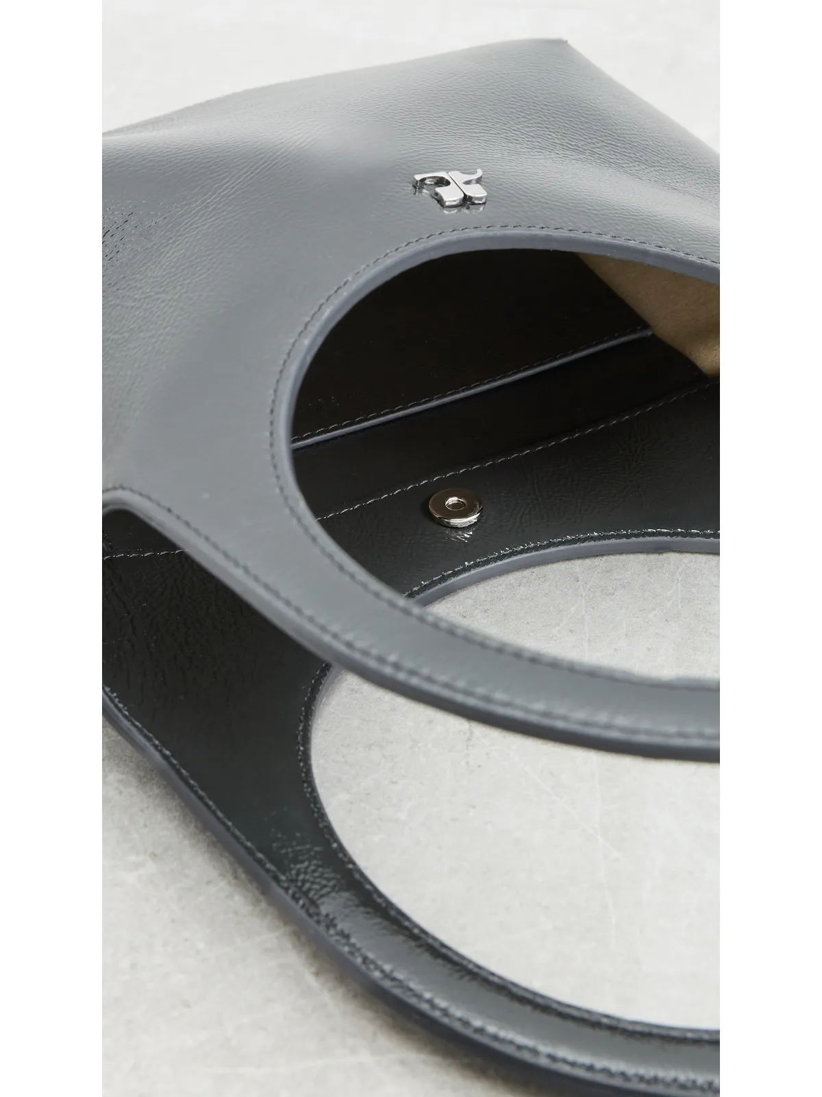 Courrèges Naplack Holy Bag カーボン - 画像6