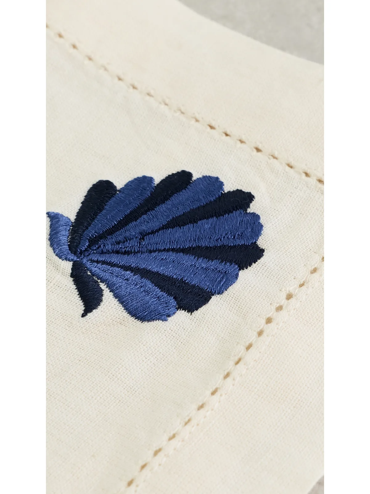 Carolina K Shell刺繍ナプキンセット ガーデニア - 画像5