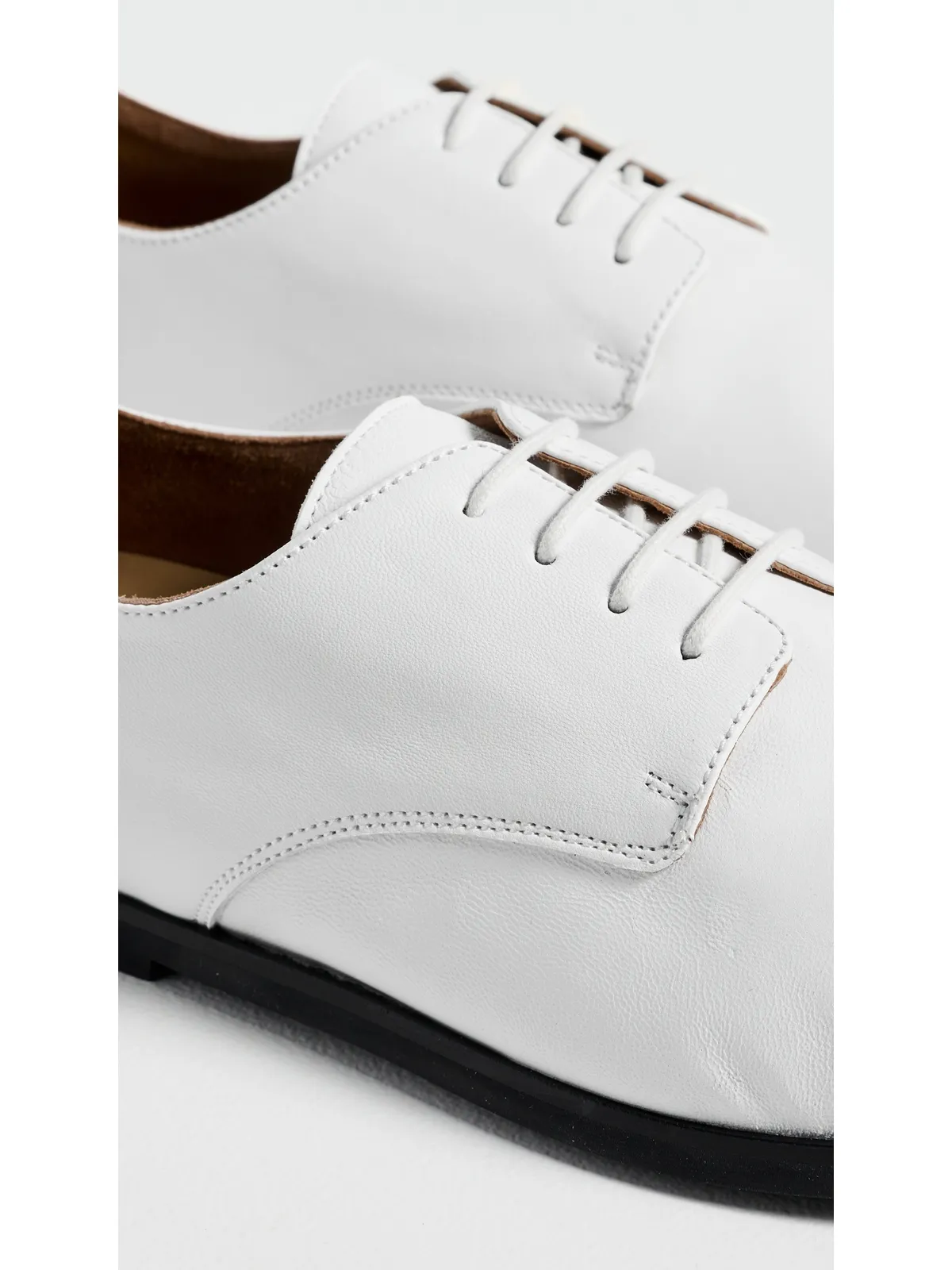 Common Projects ソフトダービーシューズ（レザー／オフホワイト） - 画像6
