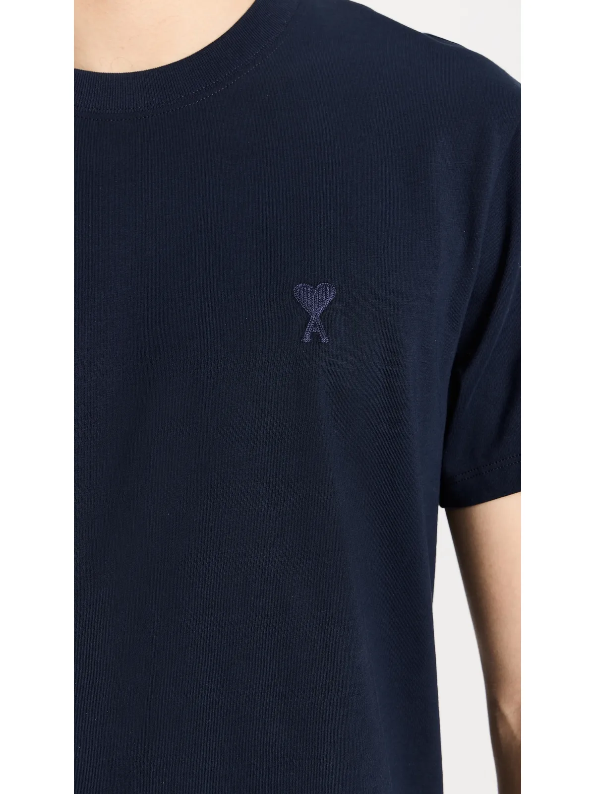 AMI ユニセックス クラシックフィット トーンロゴTシャツ ネイビーブルー - 画像6