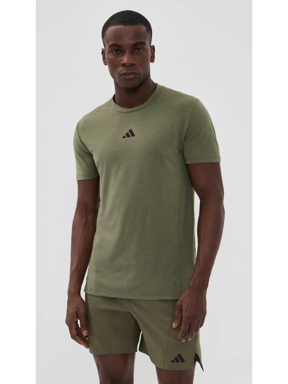 adidas 設計されたトレーニング用ワークアウトTシャツ オリーブ・ストラタ - 画像2