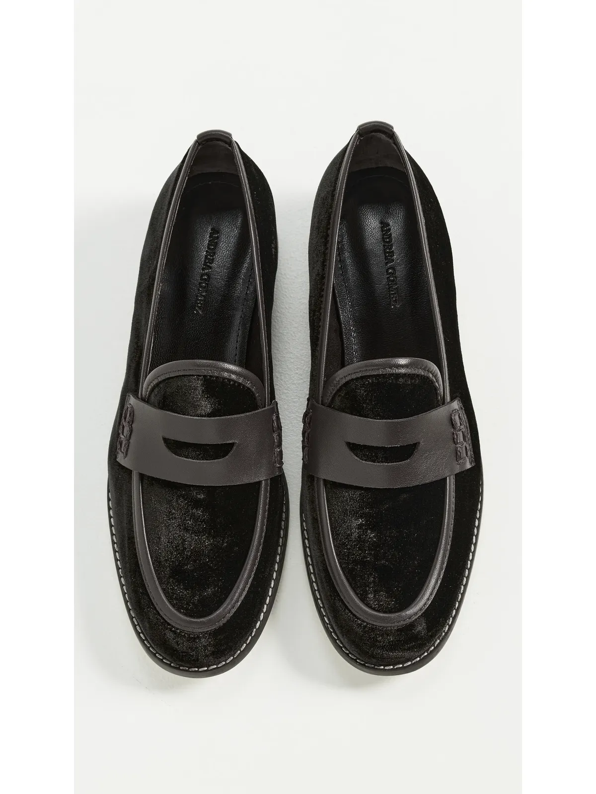 Andrea Gomez カミラ チョコレートベルベット ローファー - 画像5