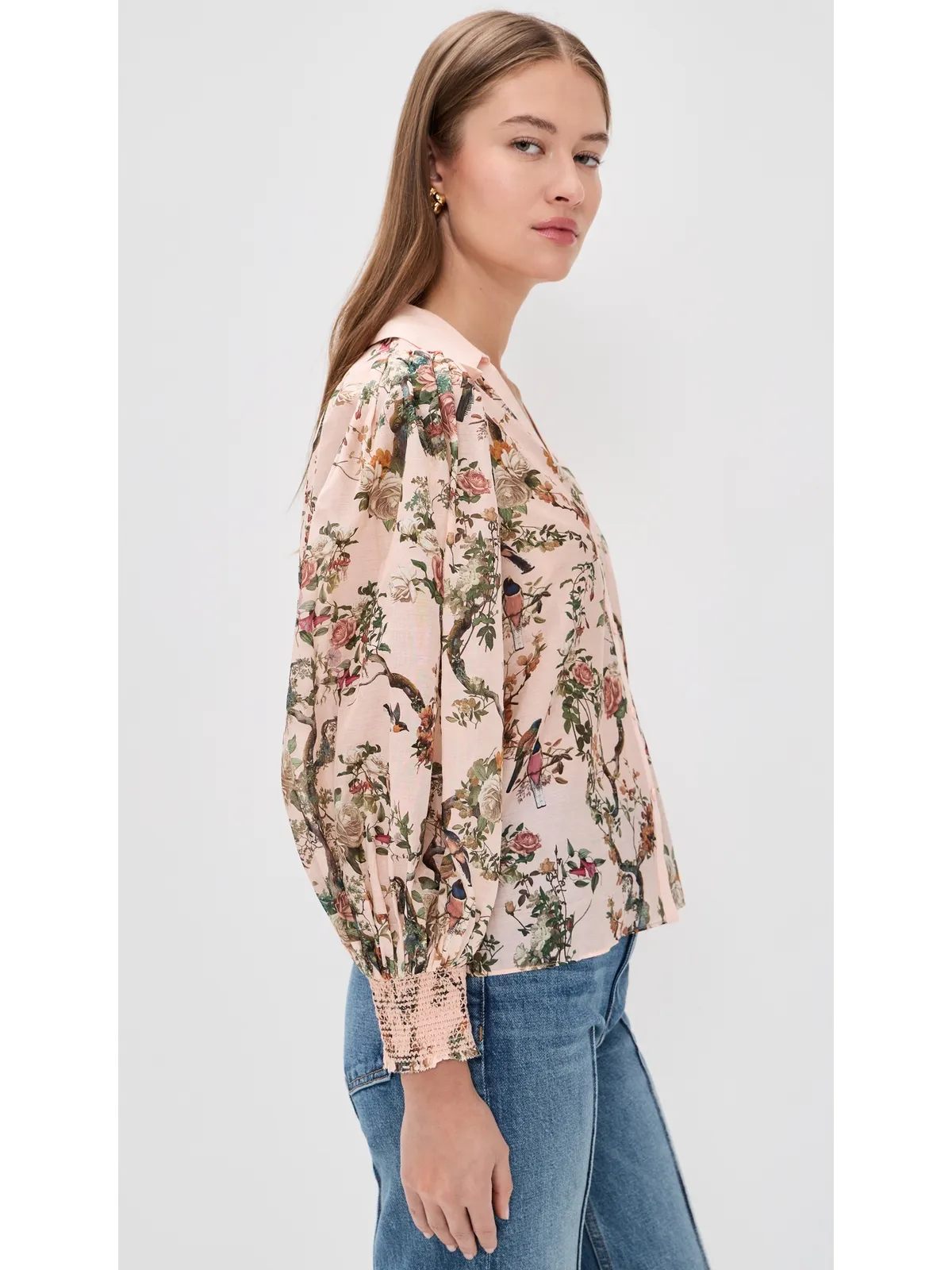 ALICE + OLIVIA Charis 長袖ボタンダウンブラウス Sunset Grove English Rose - 画像4