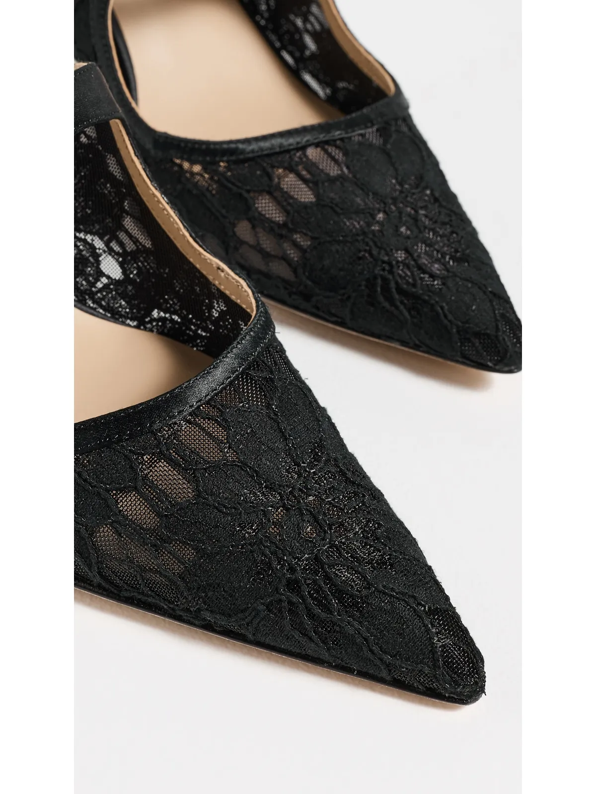Badgley Mischka Oaklyn ヒール付きミュール（ブラックサテン） - 画像6