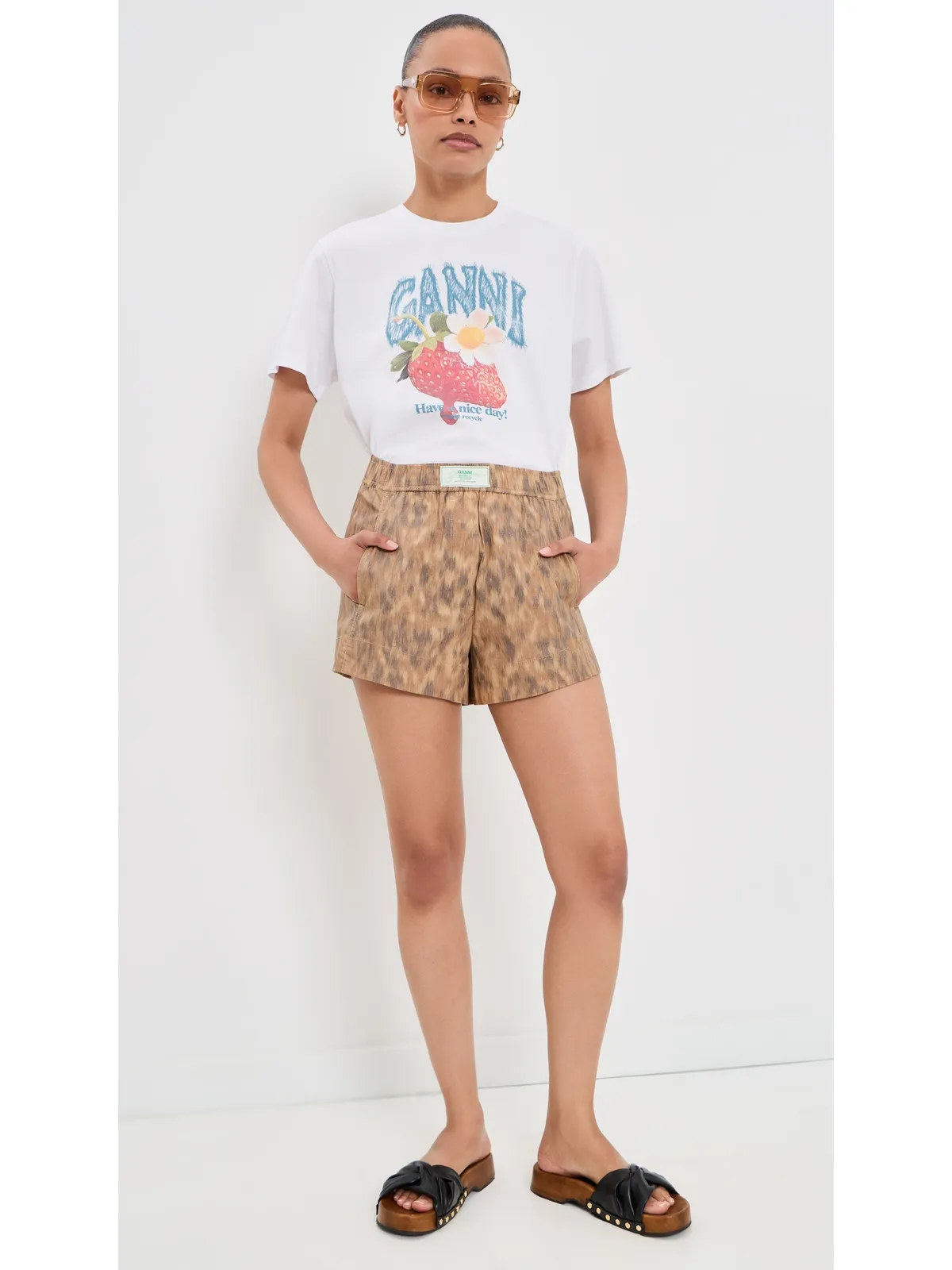 GANNI ベーシック コットン ジャージー ストロベリープリント Tシャツ ホワイト - 画像5