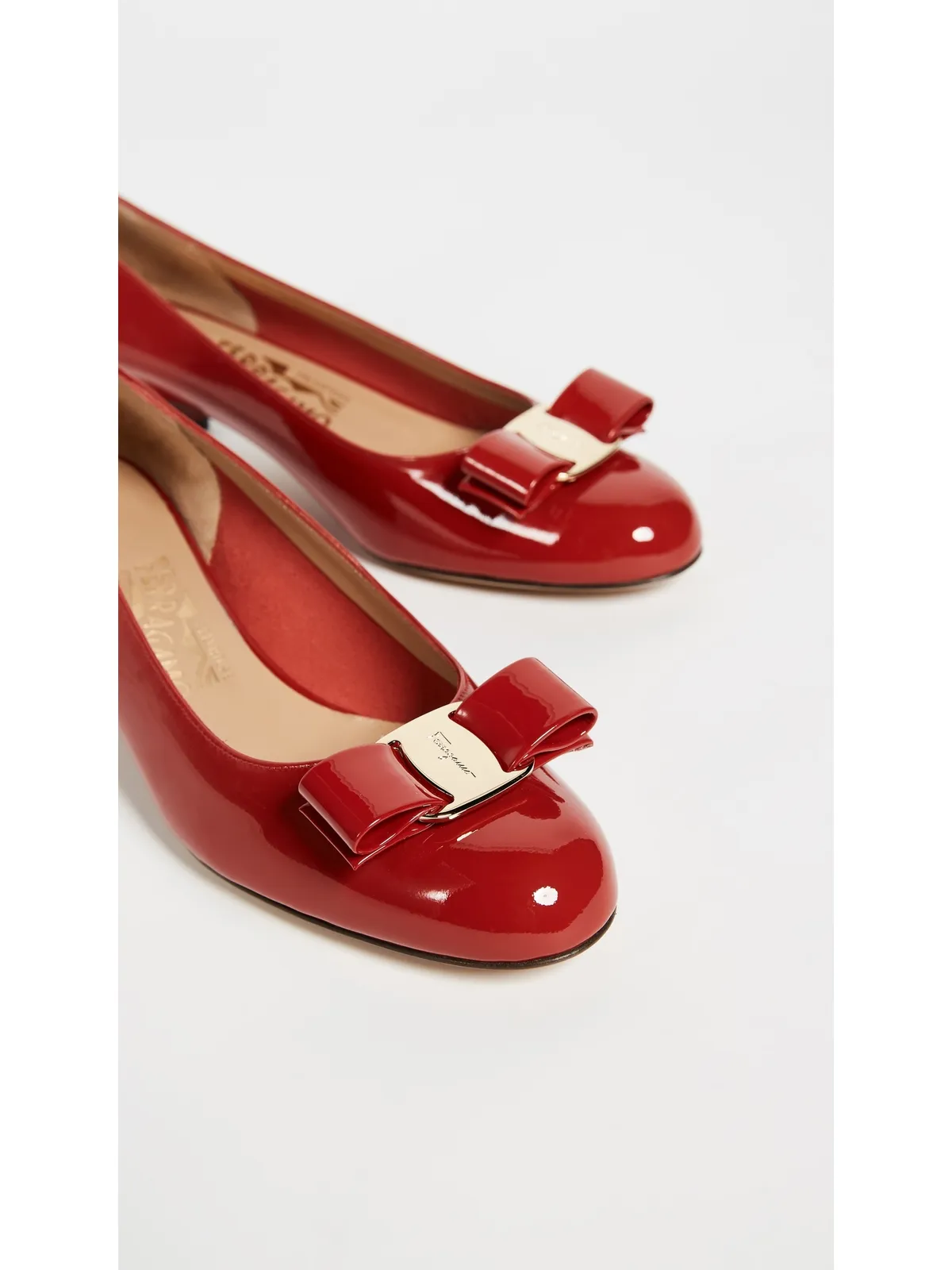 FERRAGAMO Vara ロー ヒール パンプス ロッソ - 画像6