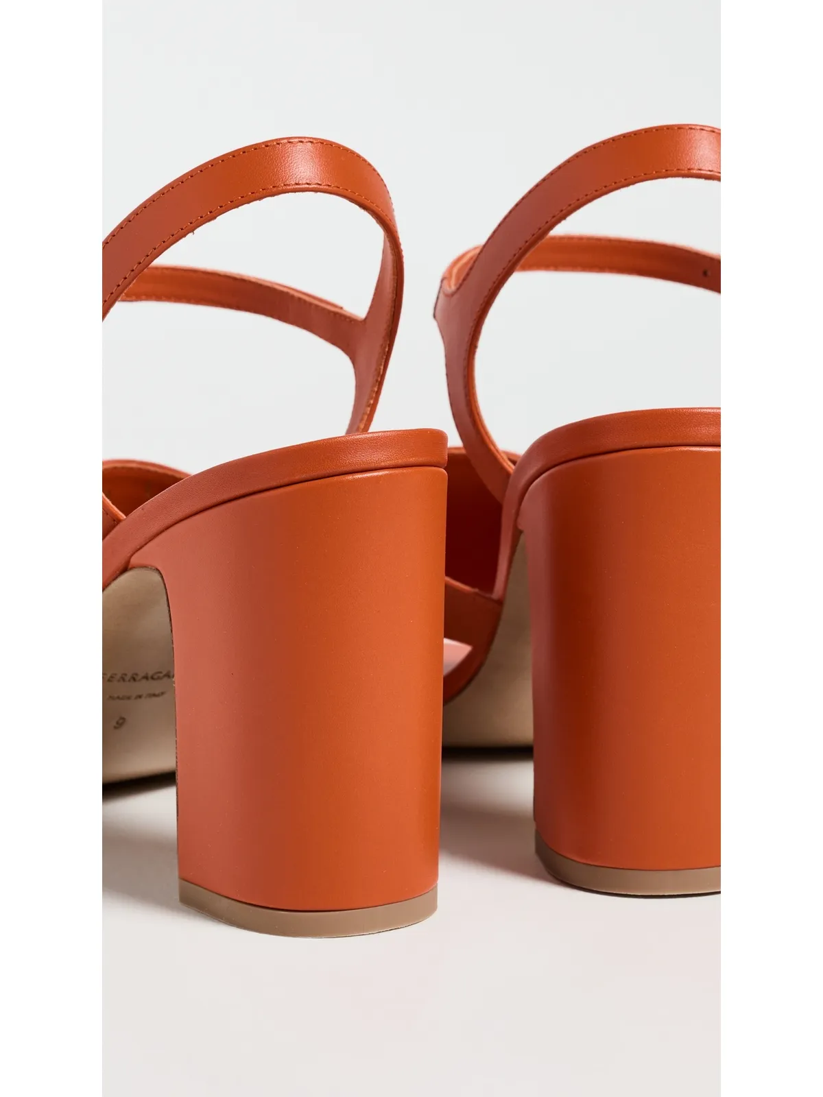 FERRAGAMO Lumya 85 サンダル ライトシエナ - 画像4