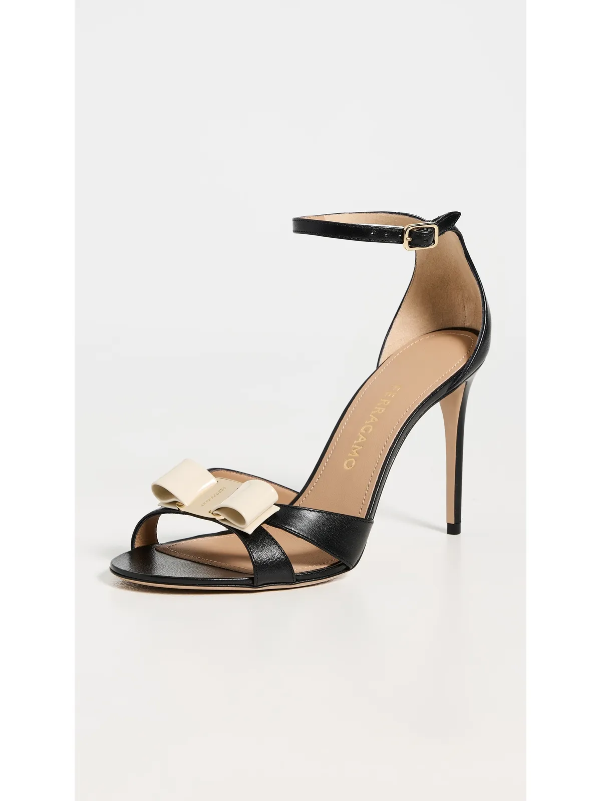FERRAGAMO ヴァラ ボウ サンダル Nero/Biscotto/Mascarpone - 画像2