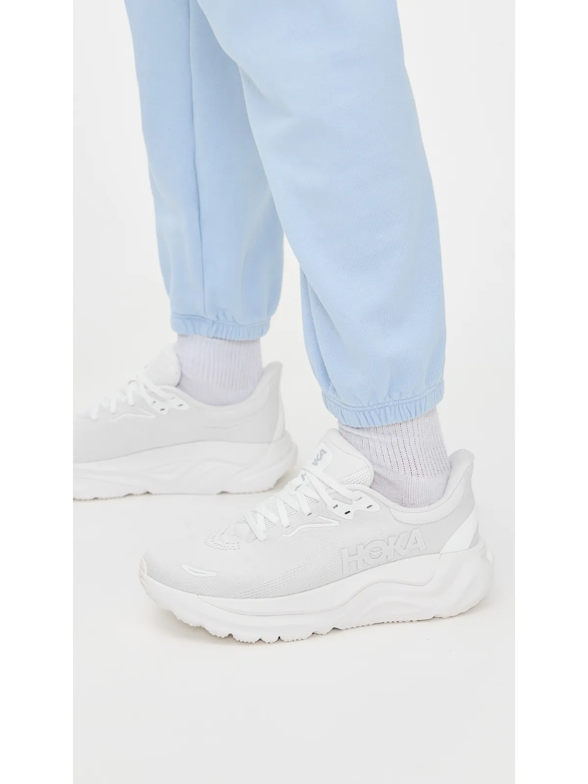 HOKA Arahi 8 スニーカー - 画像3