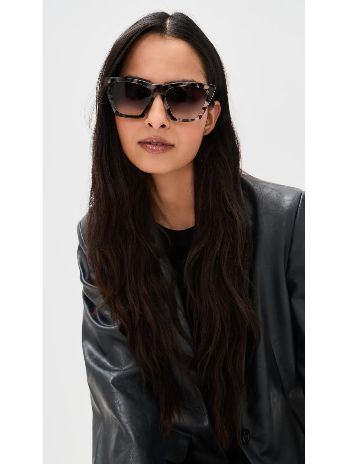 Illesteva Lisbon サングラス ホワイト・トータイズ・グレーグラデーション - 画像3
