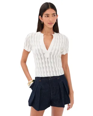 SIMKHAI Mallorie スカラップ付きニットポロトップ - サムネイル1