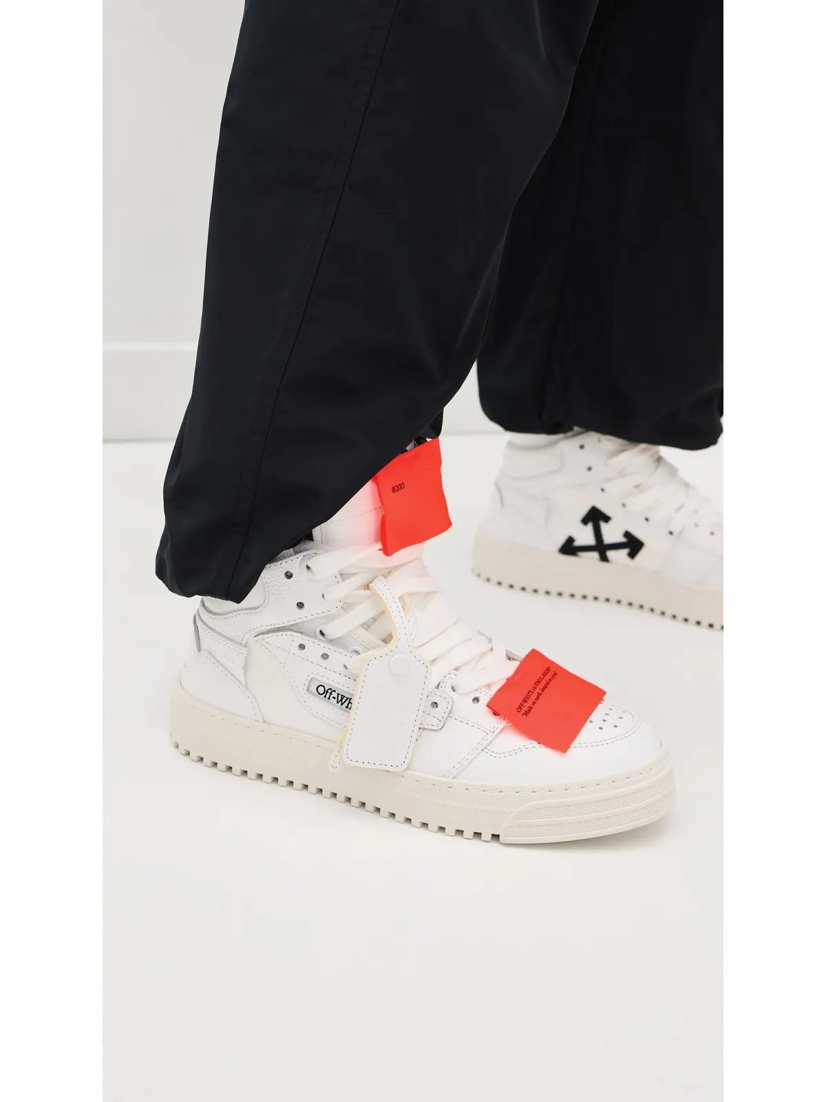 Off-White オフコートスニーカー ホワイト/オレンジ - 画像3
