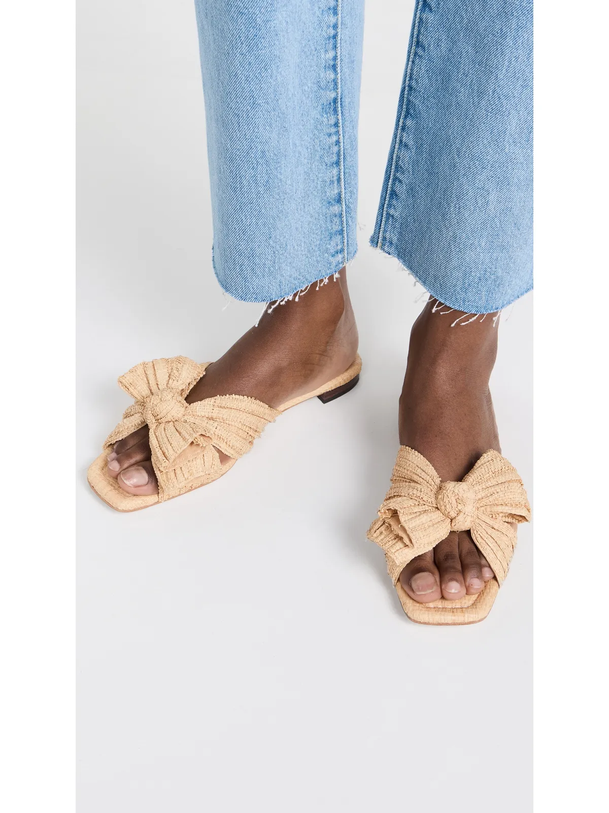 Loeffler Randall ダフネ プリーツノット フラットサンダル ナチュラル - 画像3