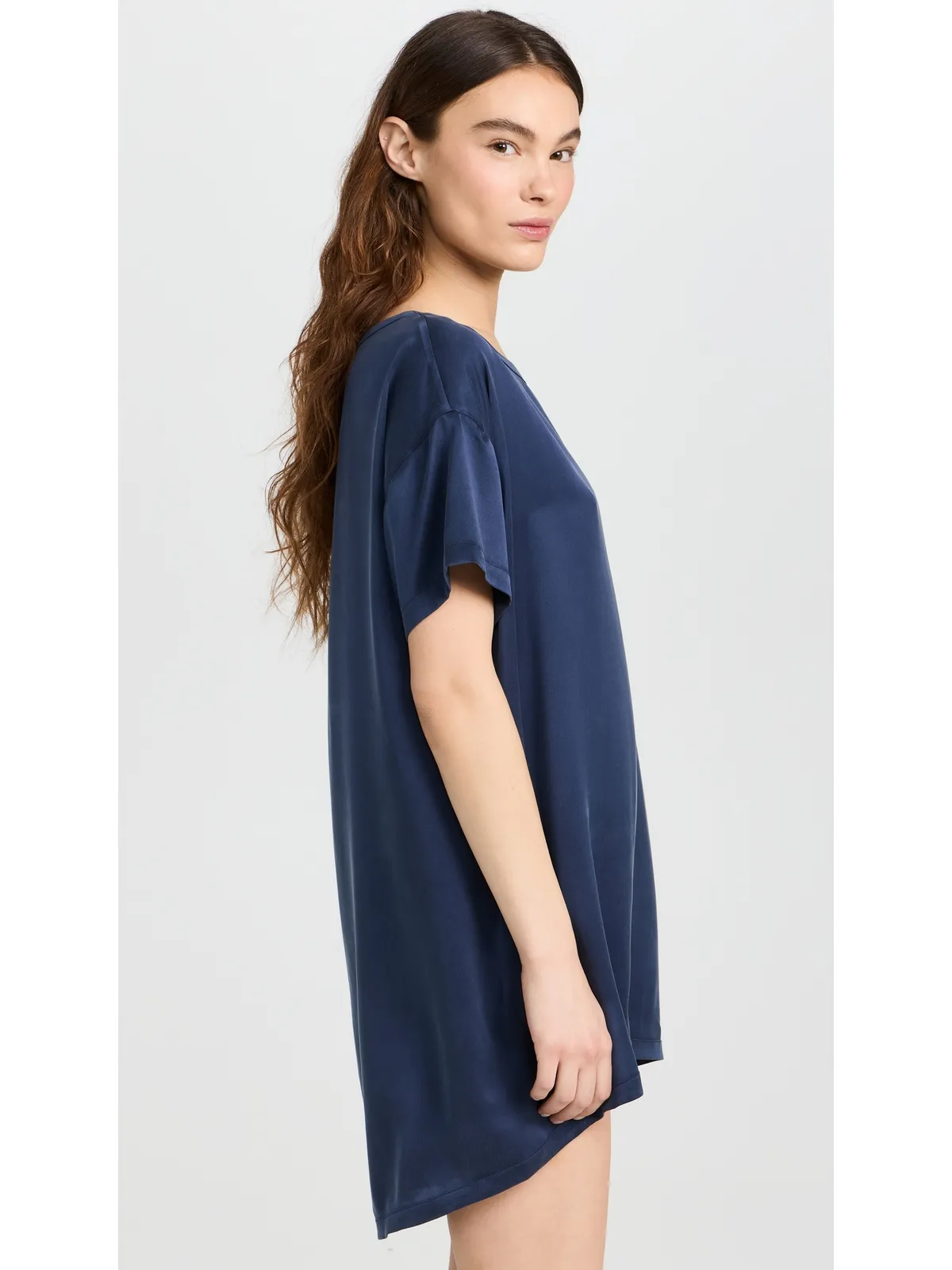 Lunya 洗えるシルクのオーバーサイズ睡眠用Tシャツ - 画像4