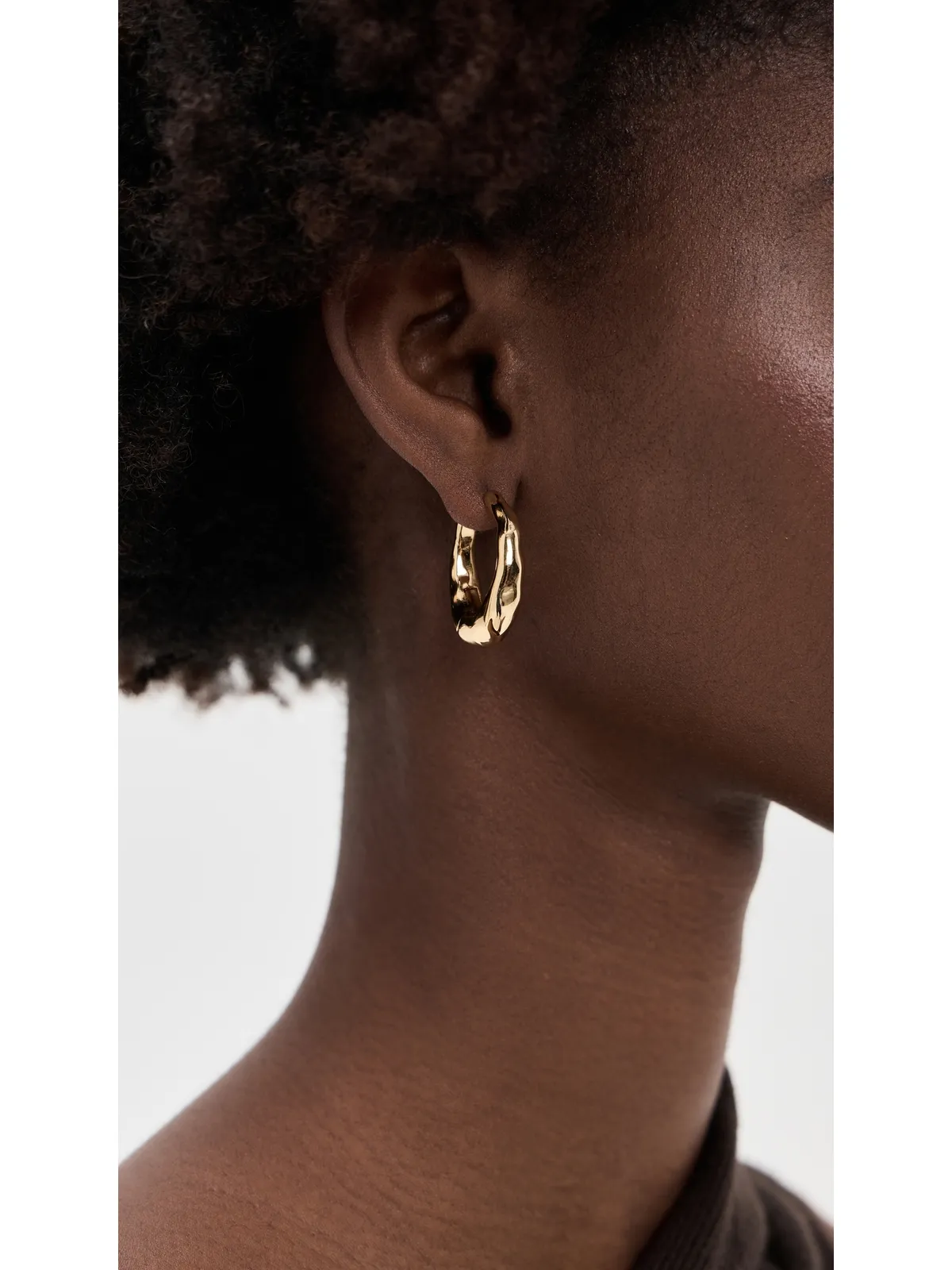 Madewell ハンマー加工のふっくらとしたフープイヤリング - 画像3
