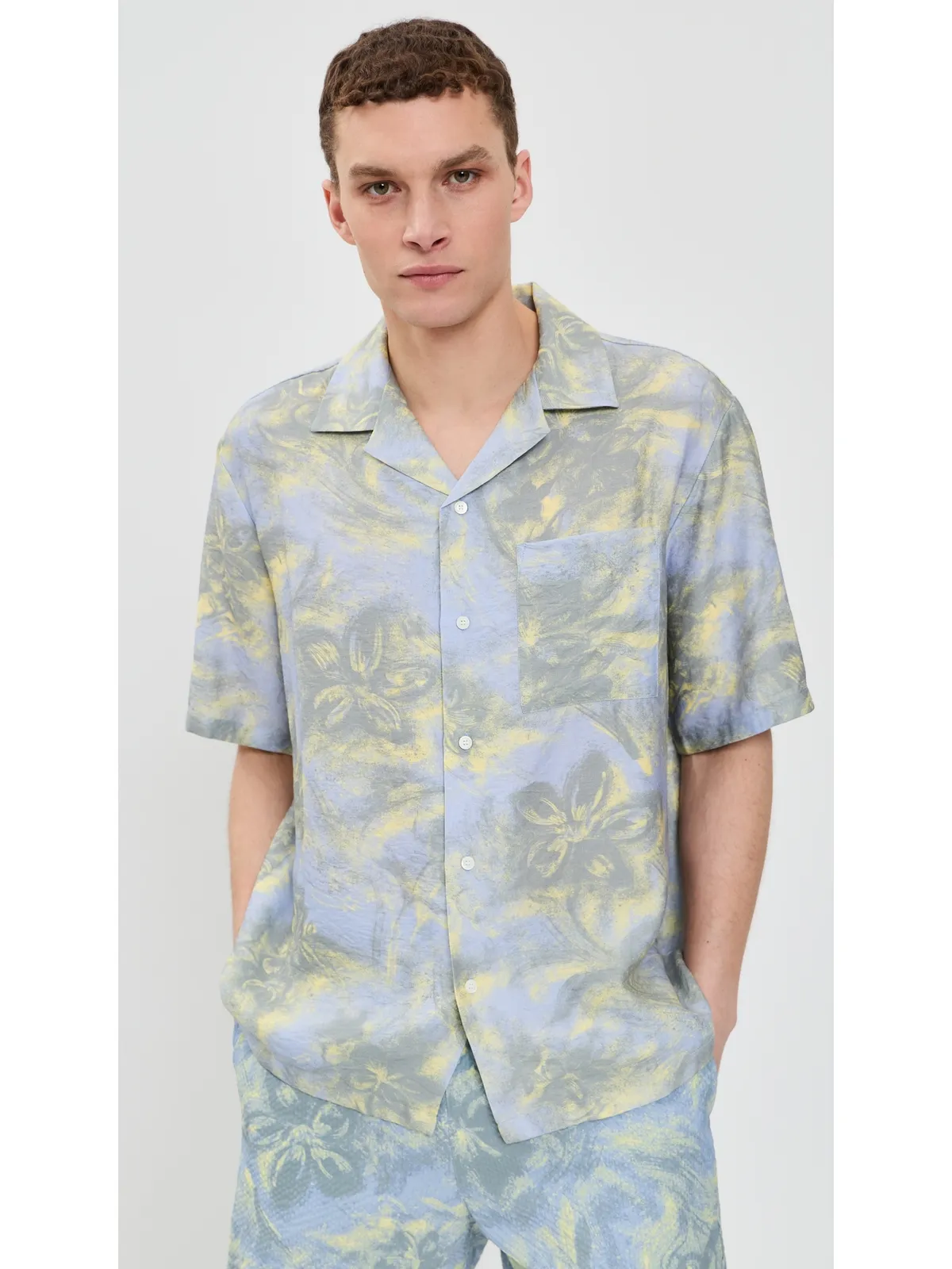 Maison Kitsuné リゾートシャツ アークティックアイス/パステルイエロー - 画像2