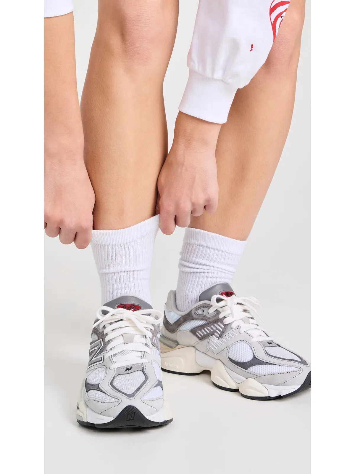 New Balance 9060 ユニセックス スニーカー グレー - 画像3