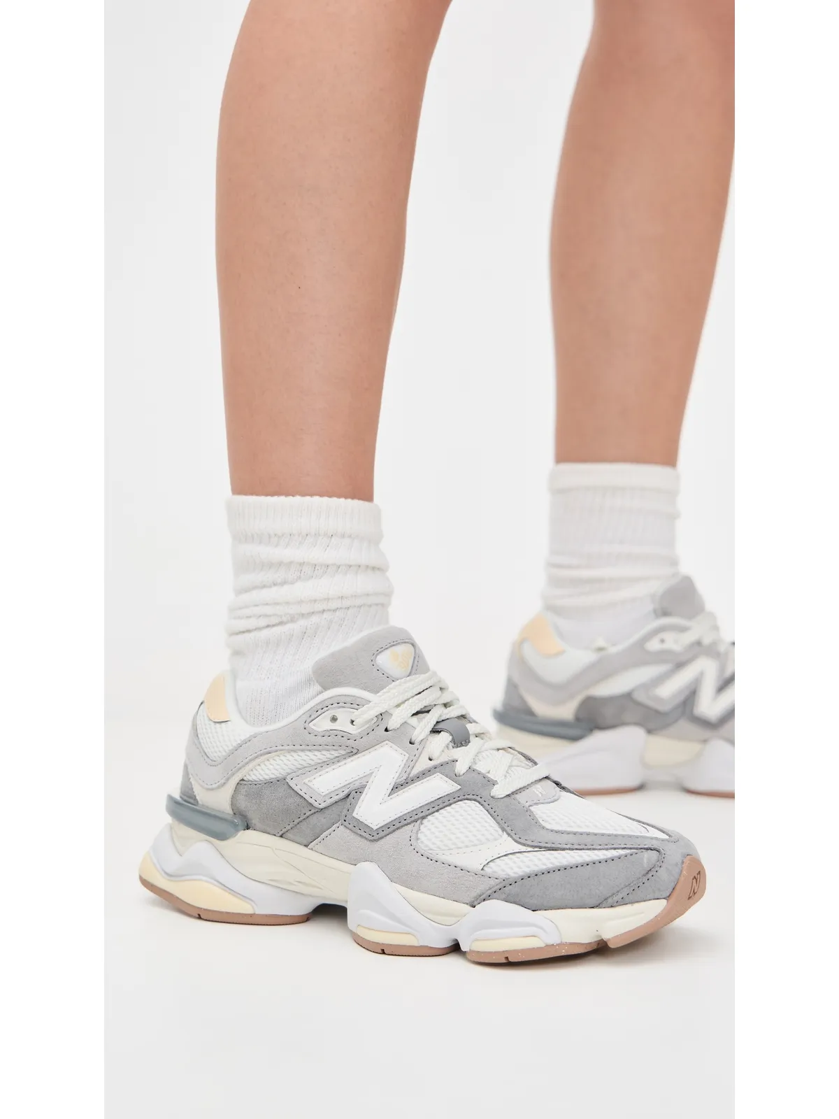 New Balance 9060 スニーカー グレー/ベージュ メンズ 5 / ウィメンズ 6.5 - 画像3