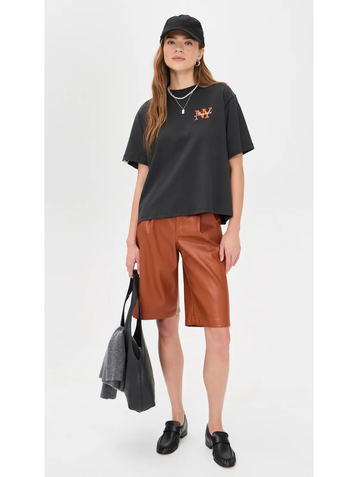 New York or Nowhere Knicks Rafters リラックスTシャツ（Faded Black） - 画像5
