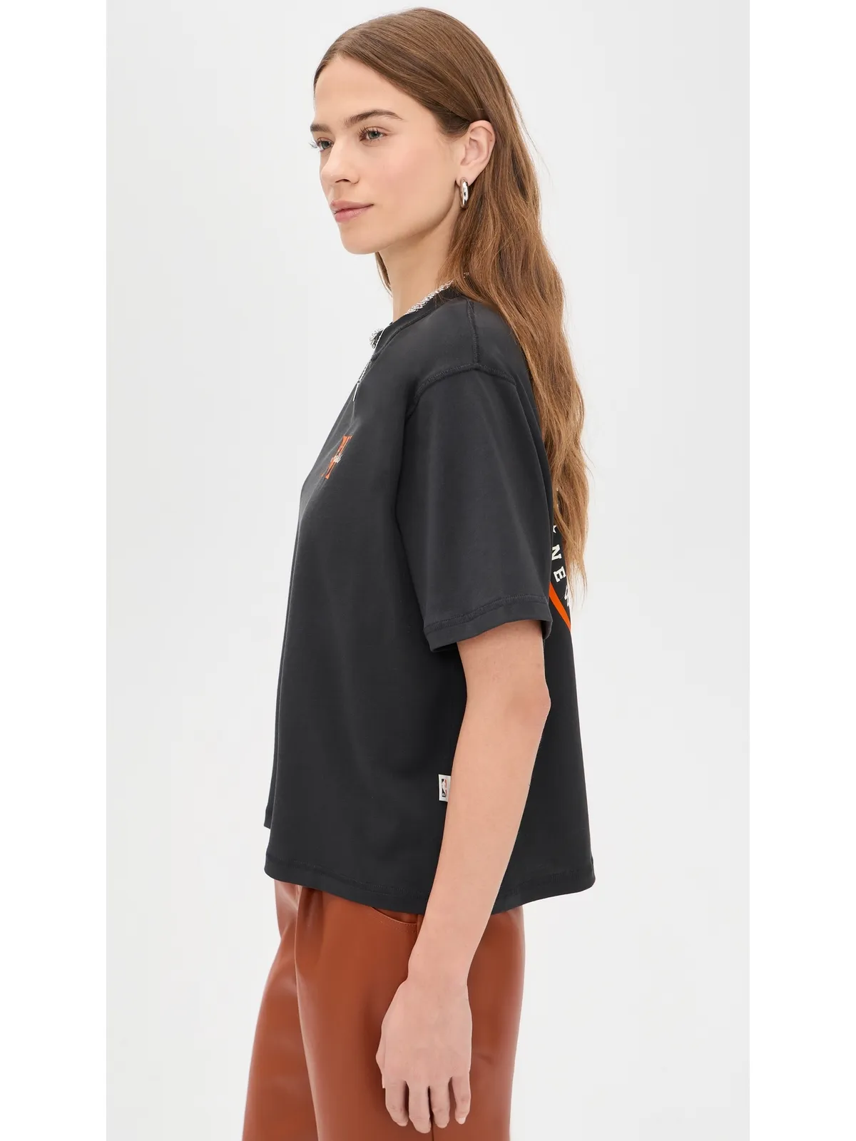 New York or Nowhere Knicks Rafters リラックスTシャツ（Faded Black） - 画像4