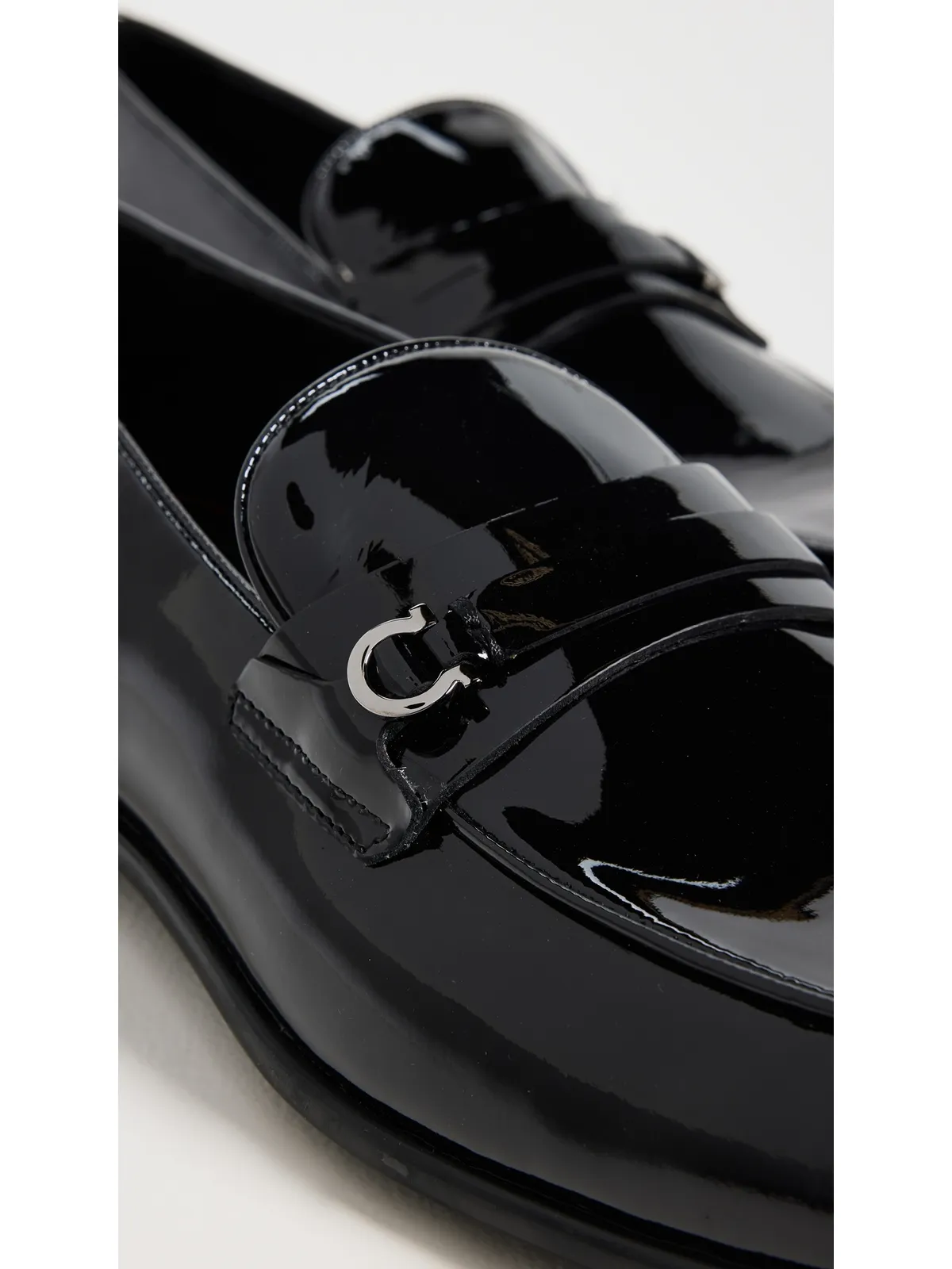 FERRAGAMO デシオ パテントレザー フォーマル タキシード ローファー Nero - 画像4