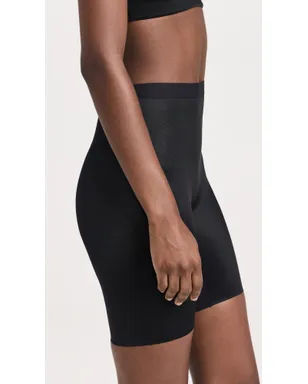 SPANX インビジブル ミッド丈ショーツ - サムネイル4