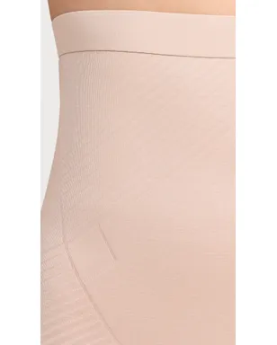 SPANX ハイウェスト ミッド丈ショーツ - サムネイル6