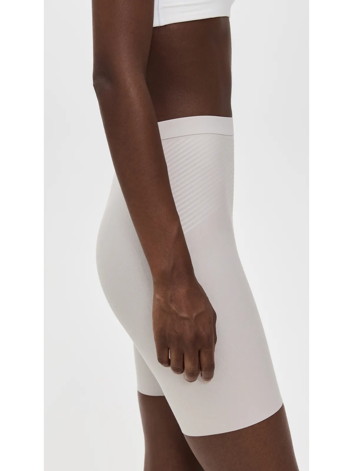 SPANX ミッド丈ショーツ - 画像4