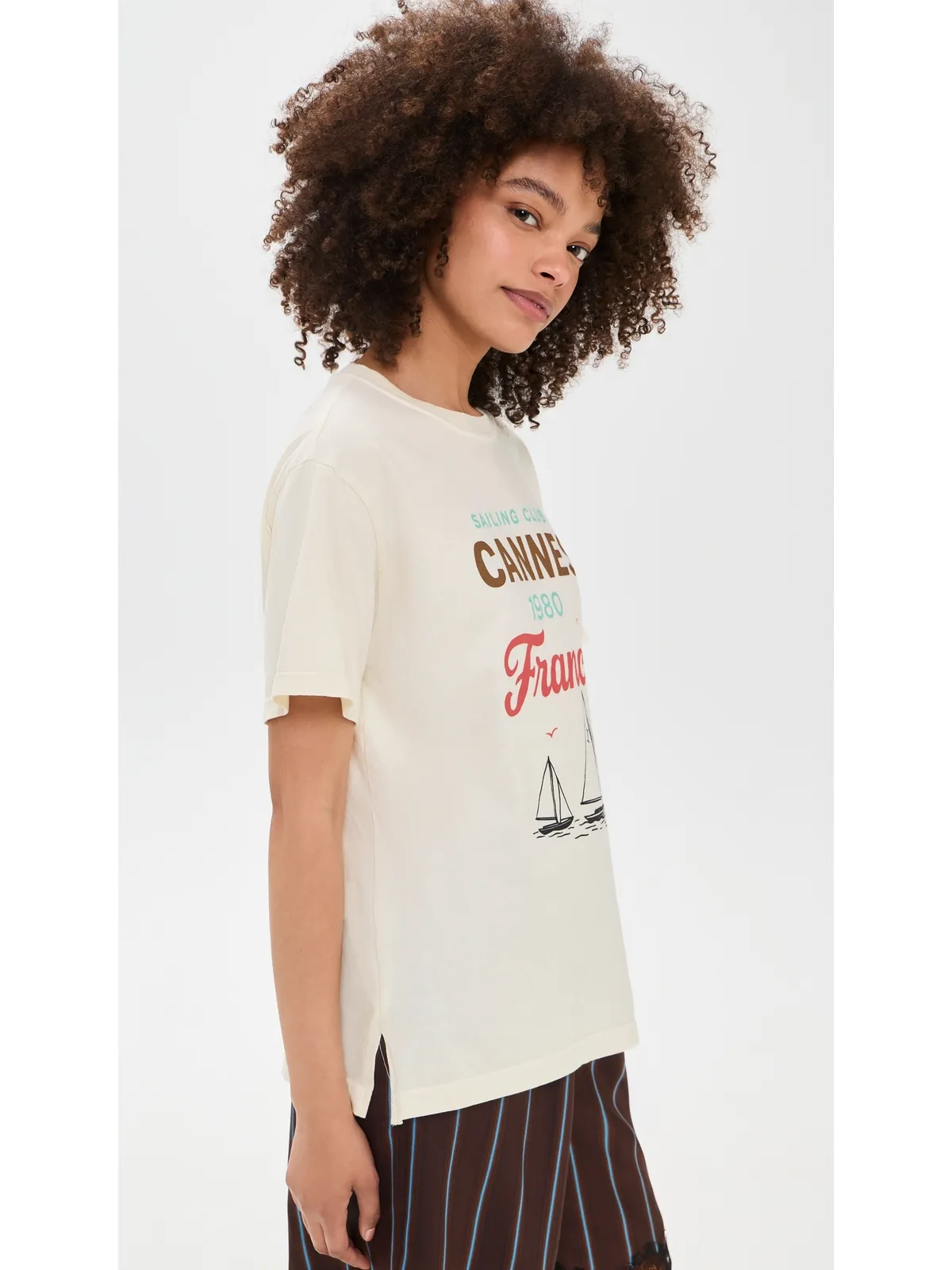 Sunny Somewhere セーリングクラブ カンヌ ボーイフレンドTシャツ - 画像4
