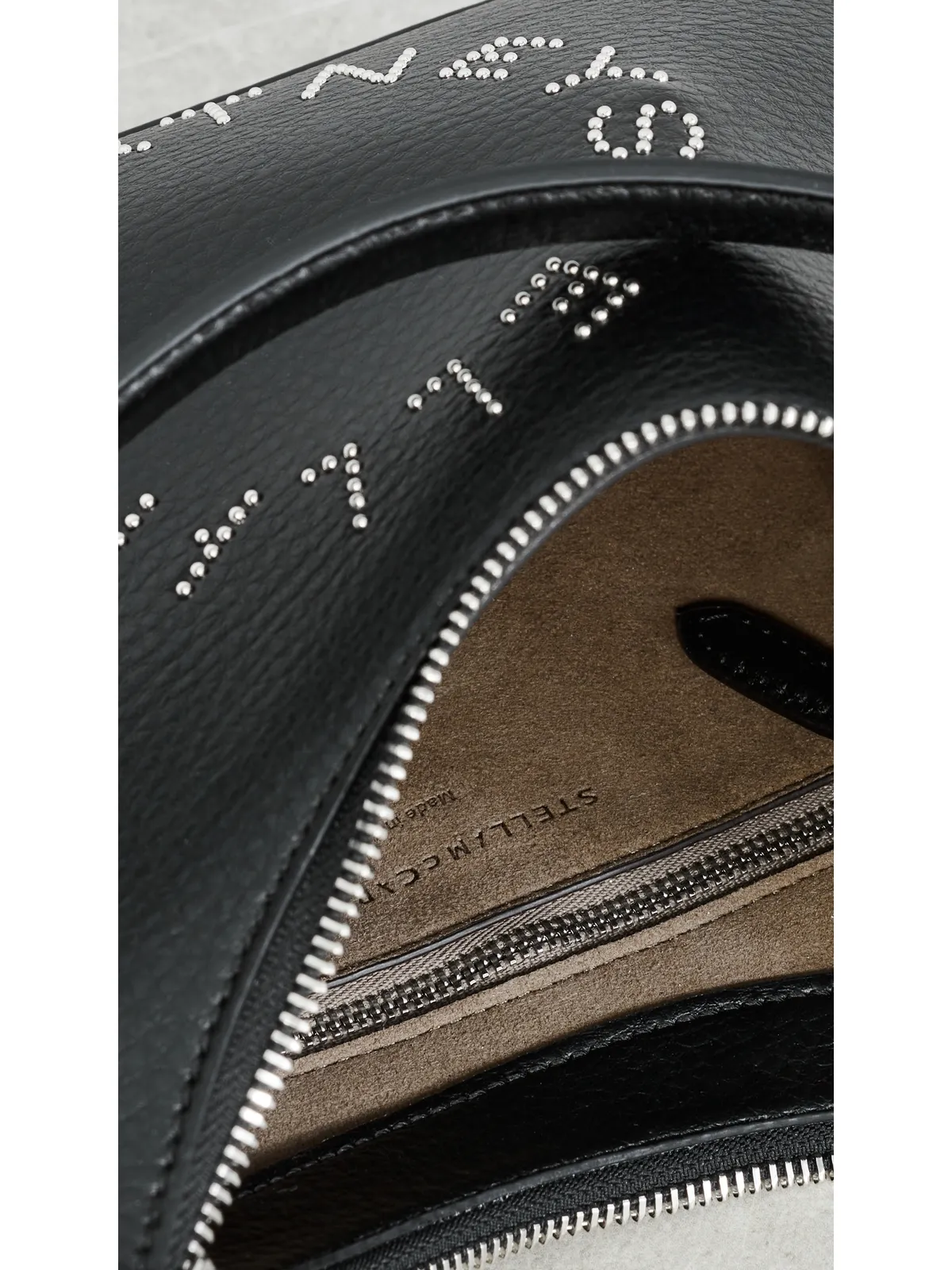 Stella McCartney エコ型押しロゴ ホーボーショルダーバッグ ブラック - 画像6