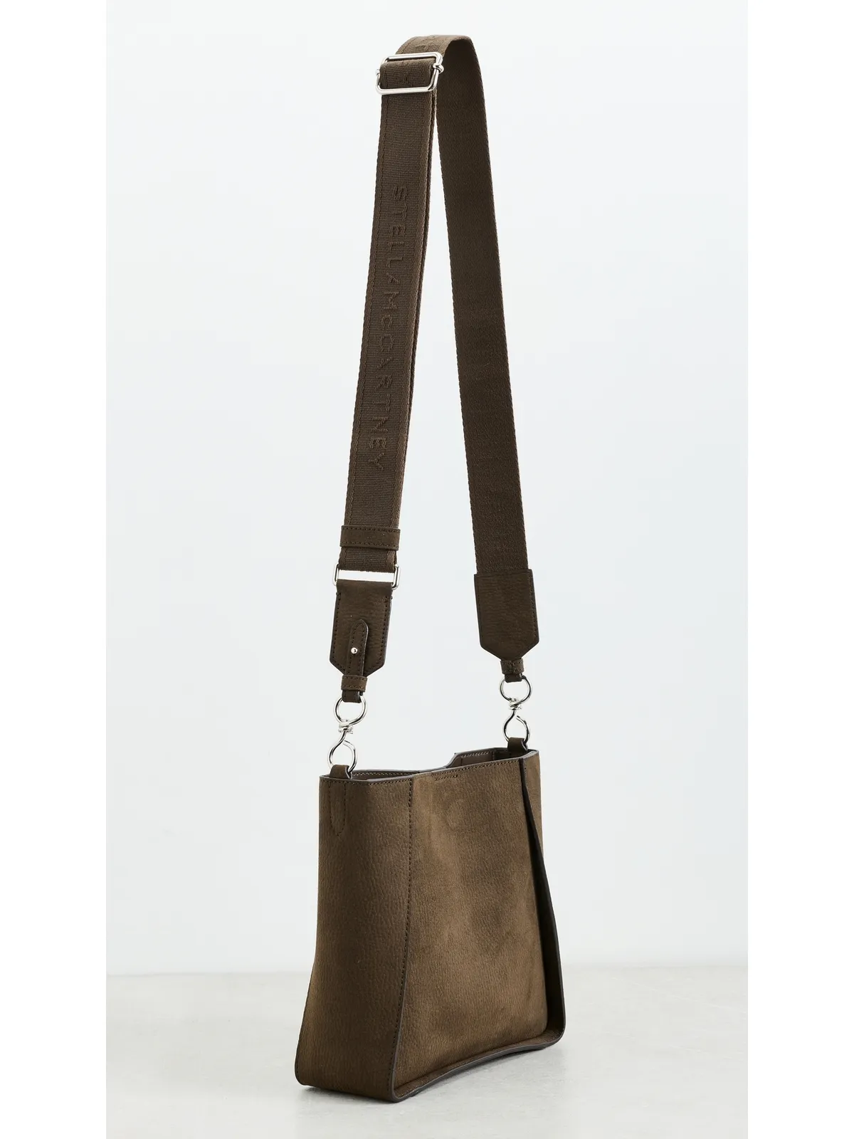 Stella McCartney ロゴエンボス グレイン加工 アルター風スエード クロスボディバッグ モカ - 画像4