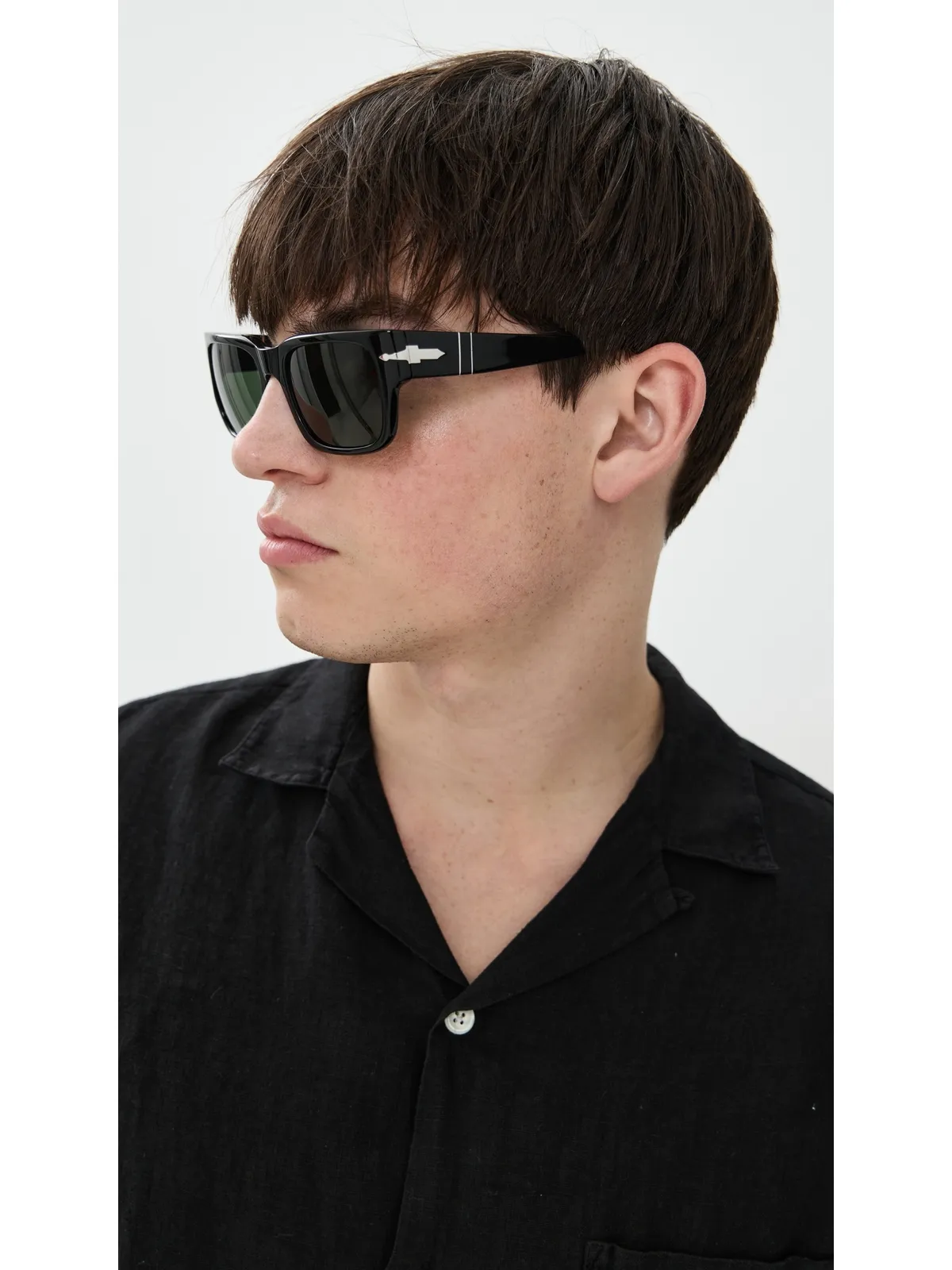Persol サルトリア レクタンギュラー サングラス ブラック/グリーン - 画像3