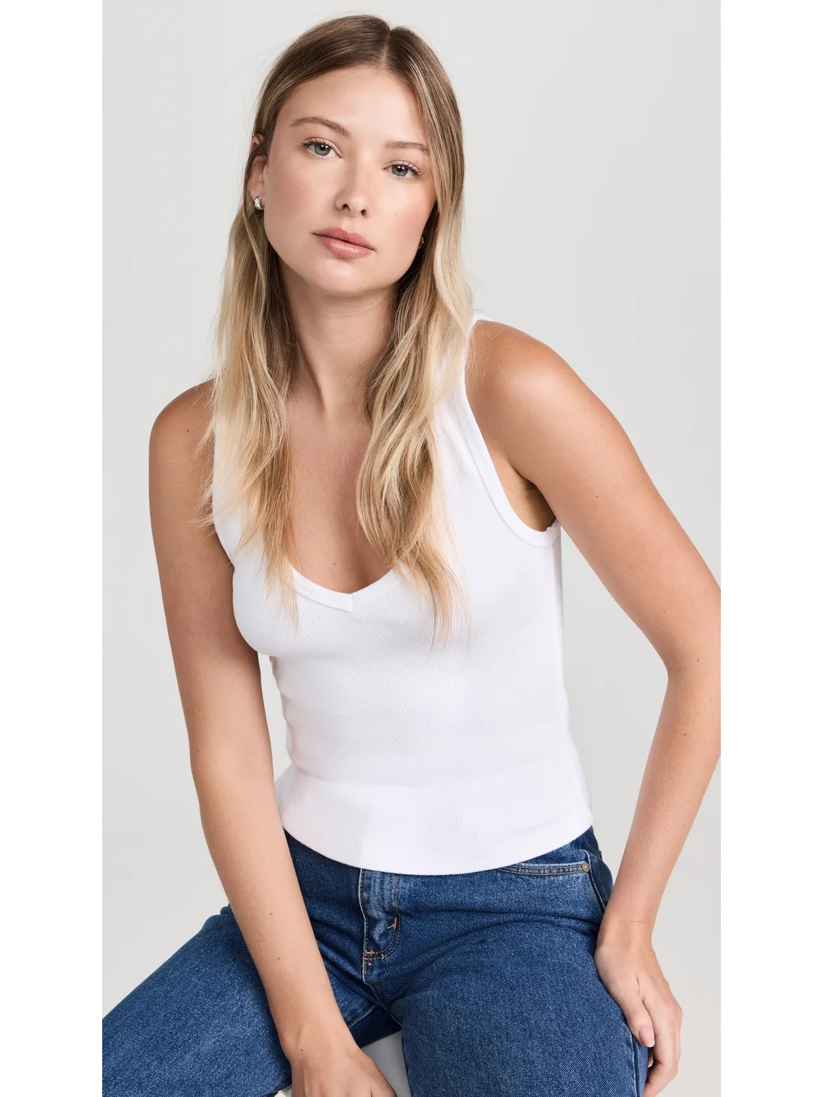 perfectwhitetee Vネック ブロンディ タンクトップ - 画像2