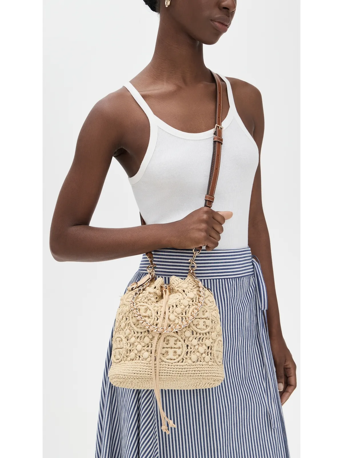 Tory Burch Tモノグラム ラフィア バケットバッグ ナチュラル ワンサイズ - 画像3