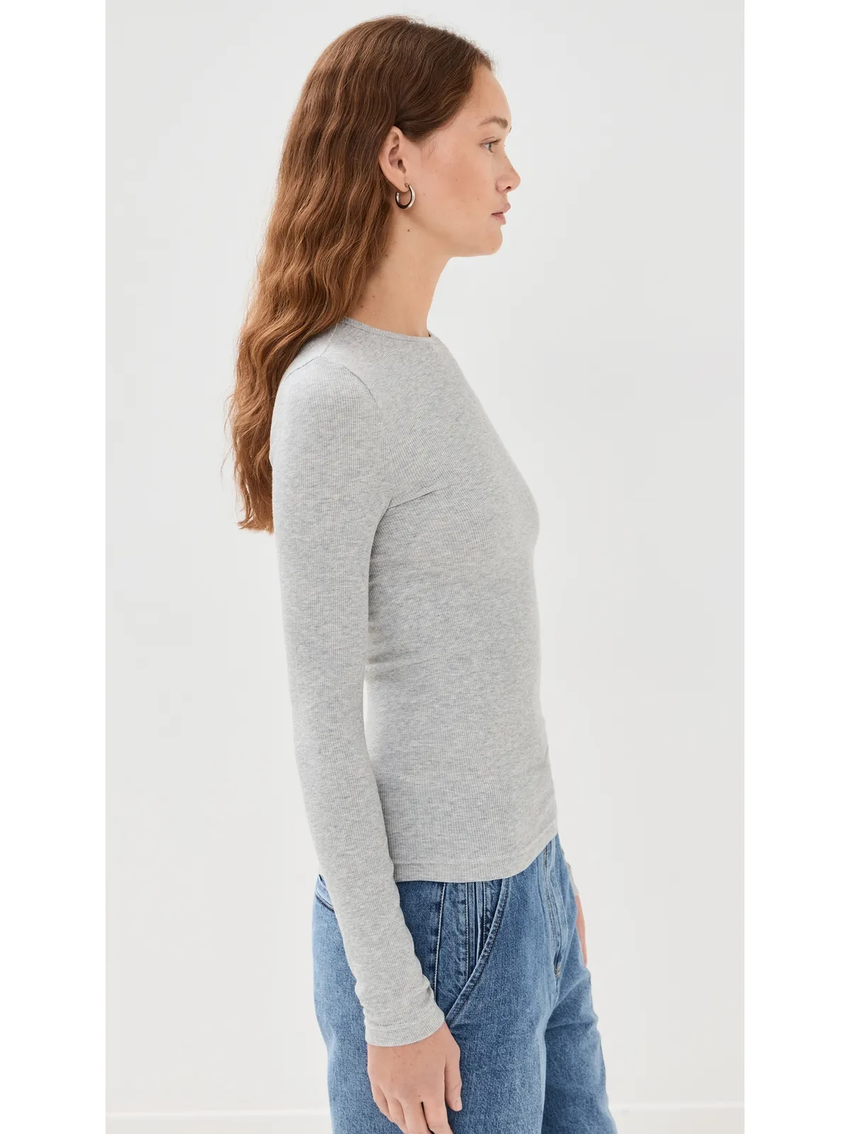 Tibi リブ編みクルーネック長袖Tシャツ（ヘザーグレー） - 画像4