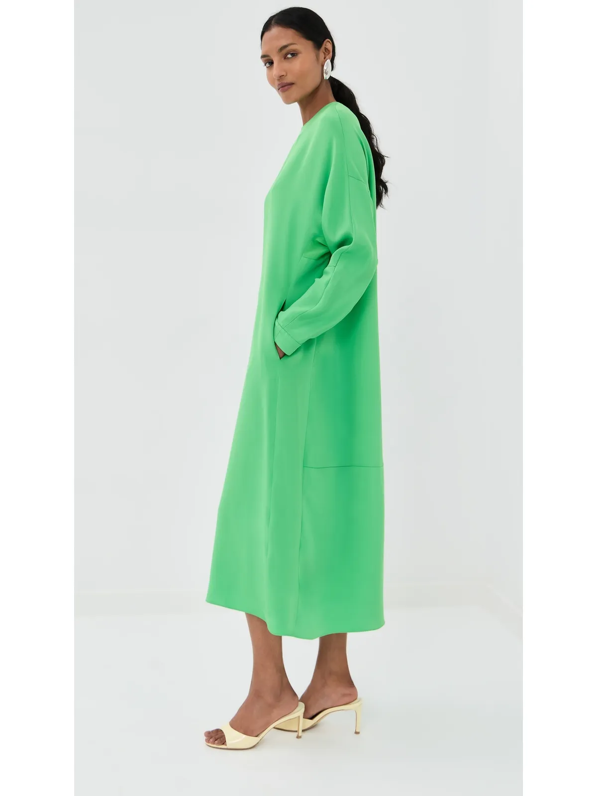 Tibi 4プライ シルク ロングスリーブ コクーンドレス グリーン - 画像4