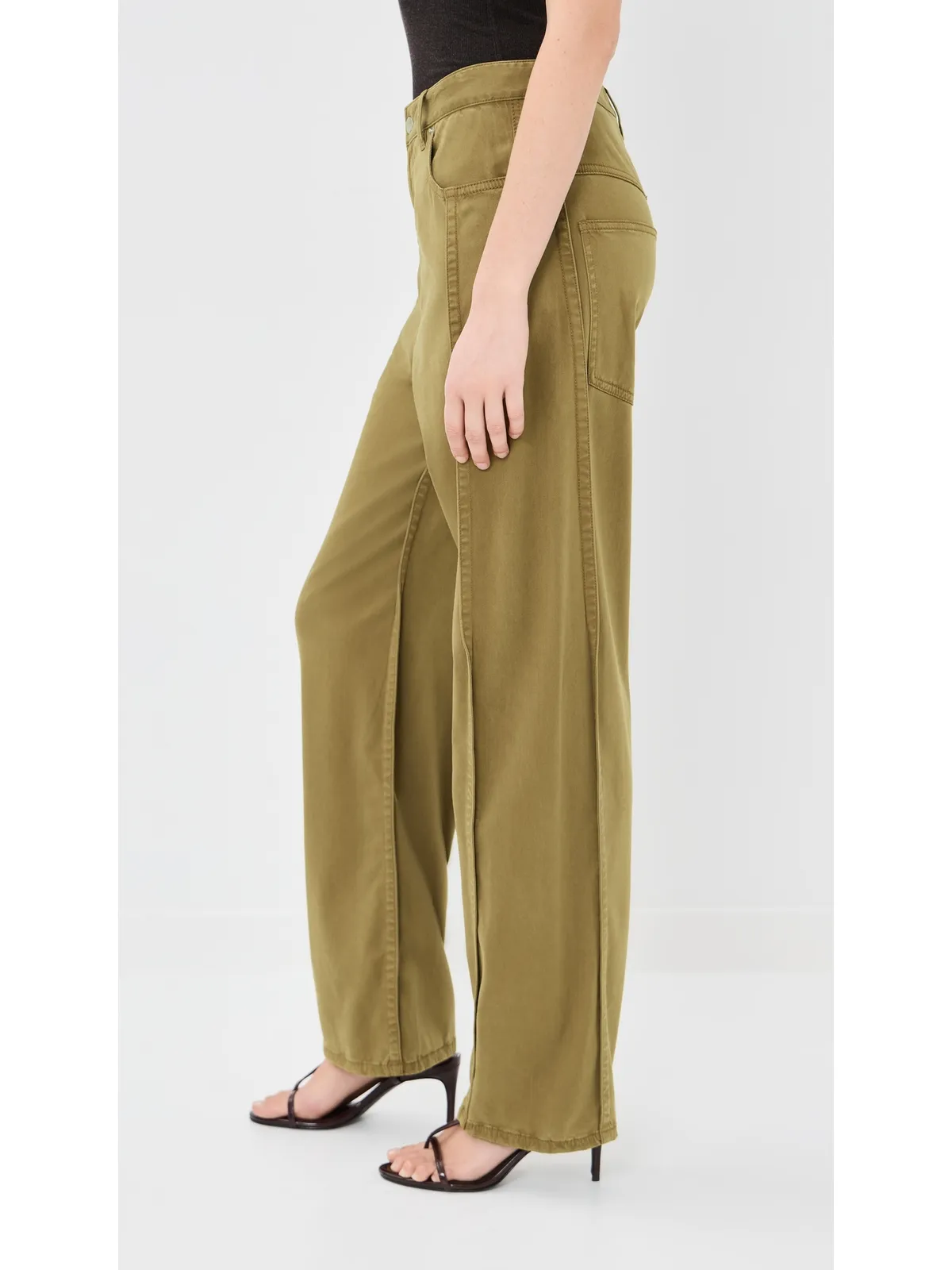 Tibi ダークタンのストレッチツイルタックパンツ - 画像4