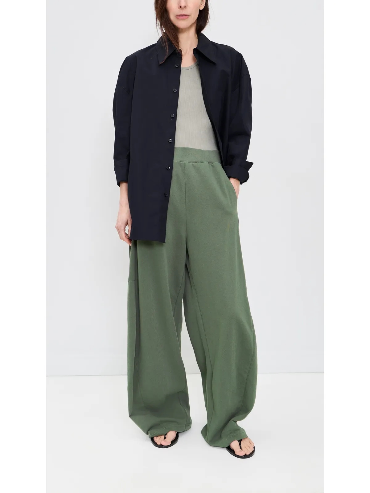 Tibi ウィンズロー スウェットパンツ オリーブ - 画像5