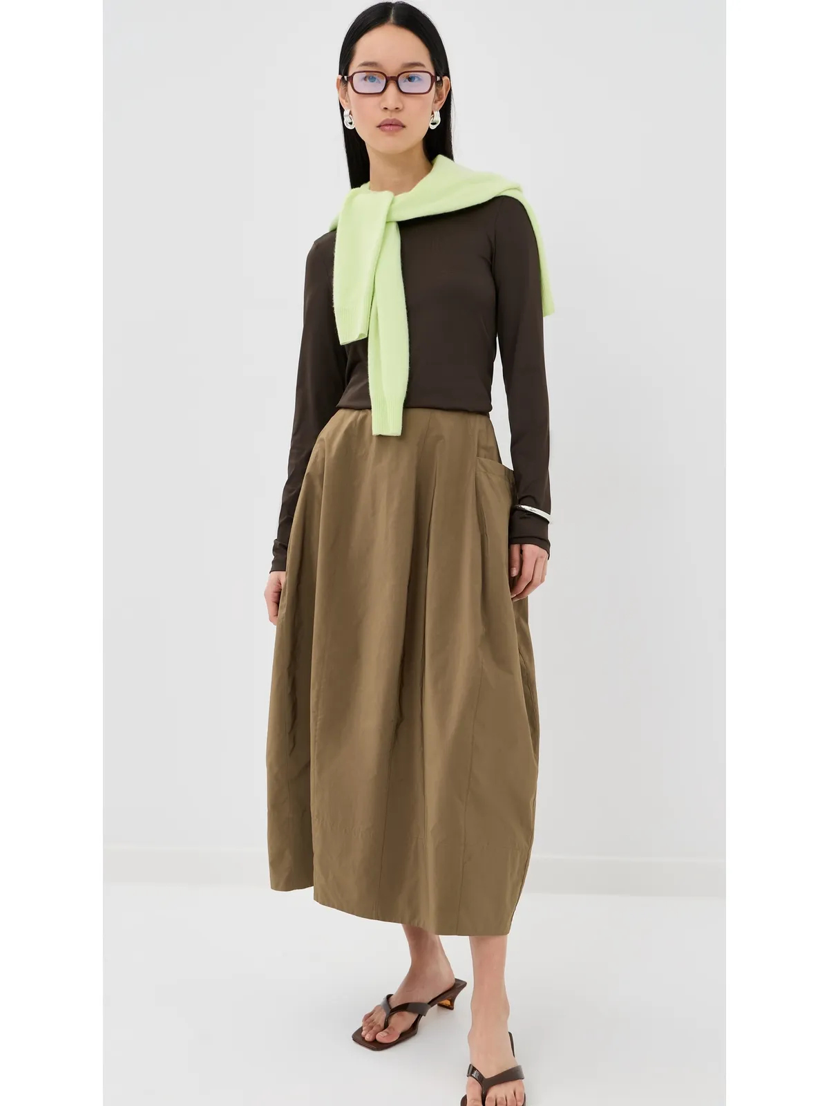 Tibi ストレッチ ライトウェイト テックニット クルーネック プルオーバー Tシャツ - 画像5