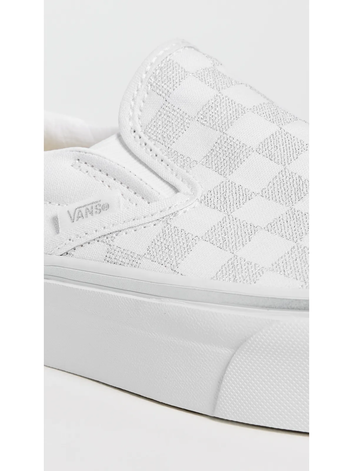 Vans クラシック スリップオン プラットフォーム スニーカー（チェッカーボード柄・シルバー） - 画像6