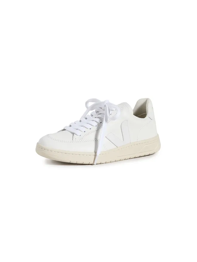 Veja Veja V-12 スニーカーの商品画像