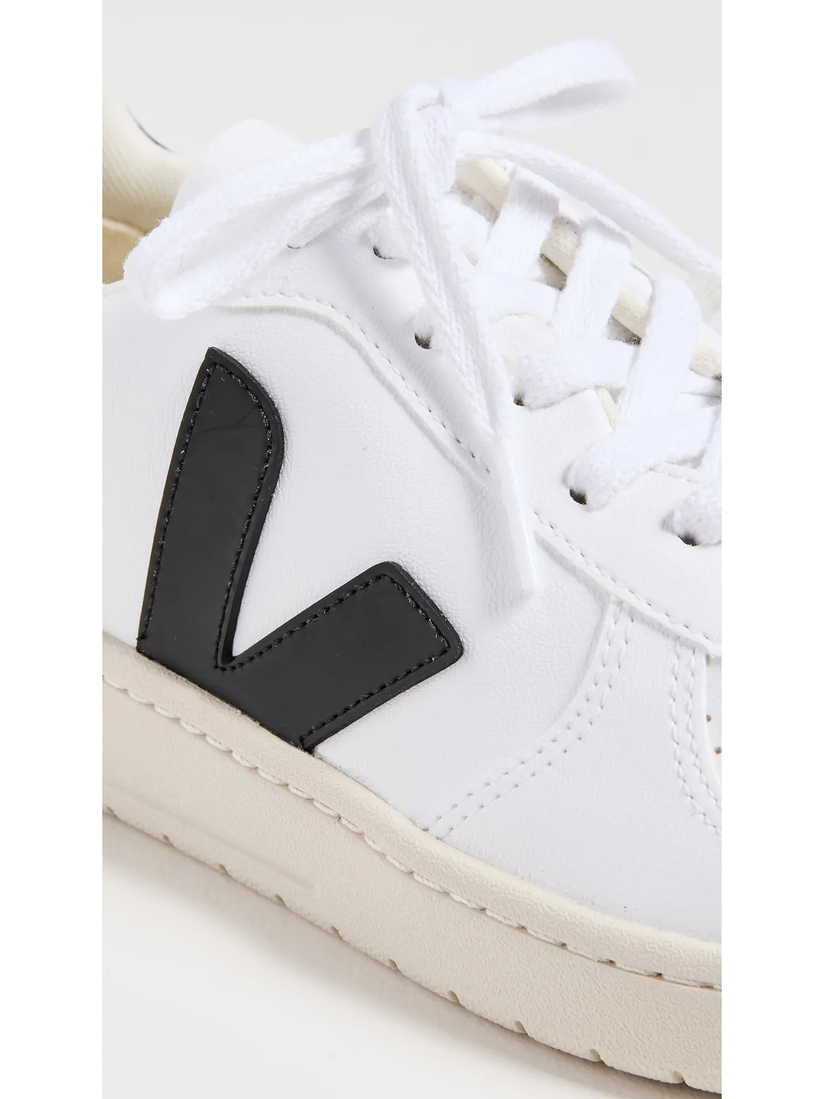 Veja V-10 レースアップスニーカー ホワイト／ブラック - 画像6