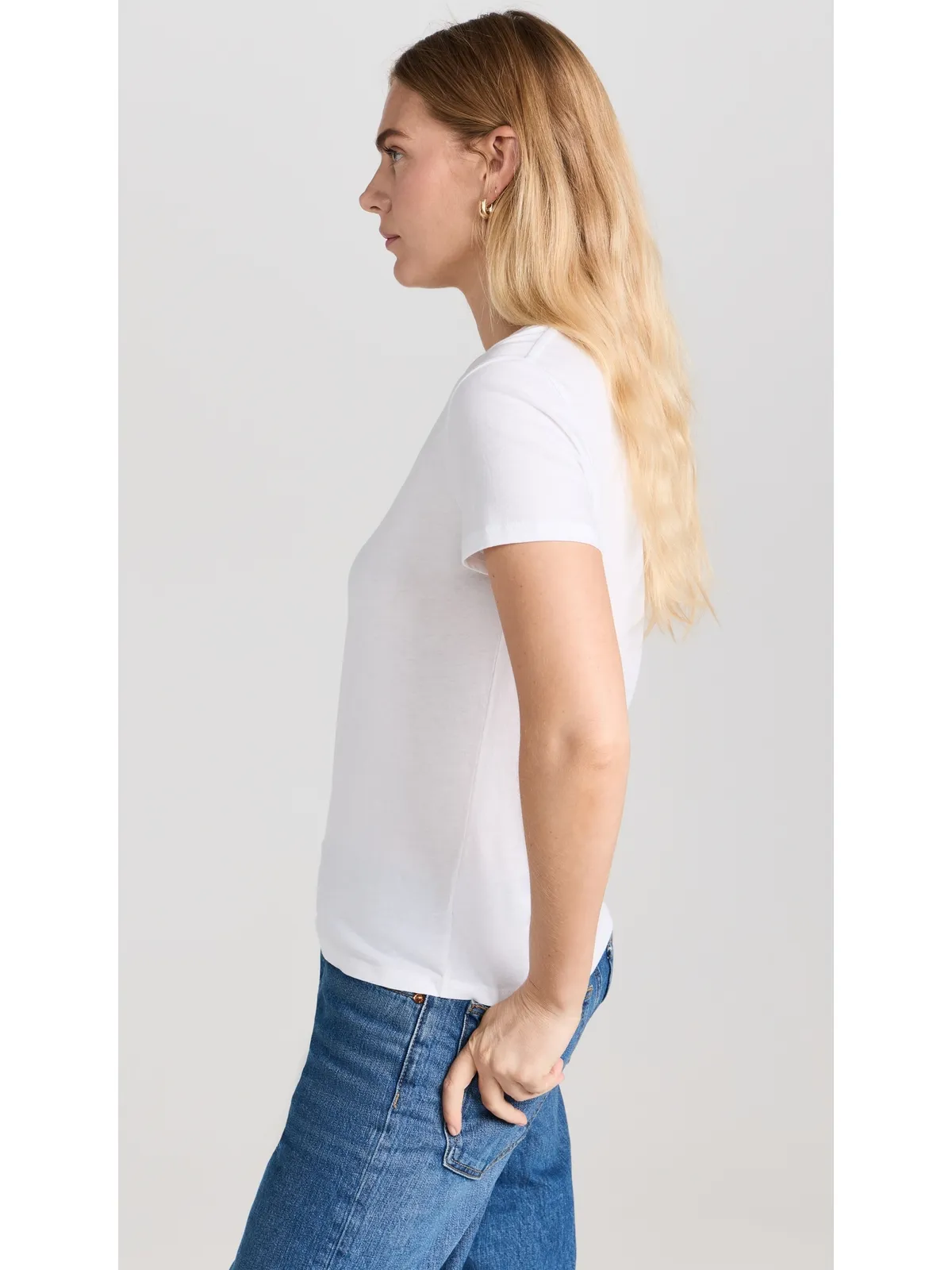 Vince エッセンシャル VネックTシャツ - 画像4