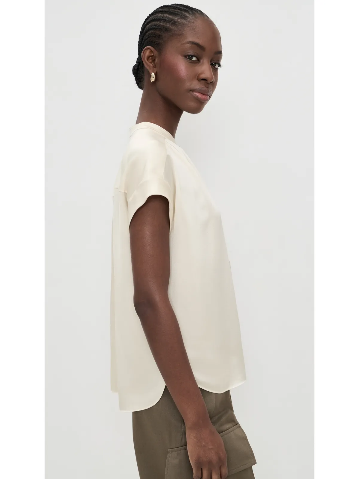 Vince ギャザー入りネックのキャップスリーブ シルク ブラウス クリーム色 - 画像4