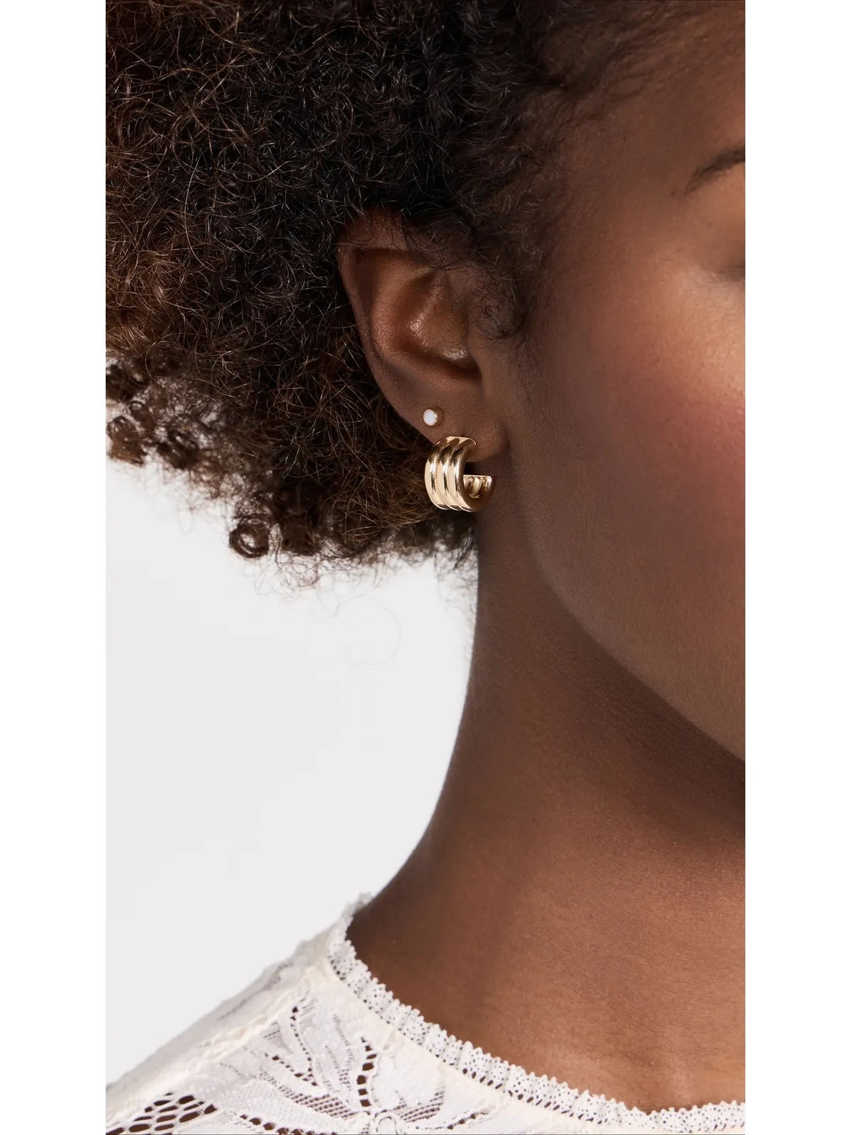 Jennifer Zeuner Jewelry アレグラ 1/2フープ ゴールド ピアス - 画像3