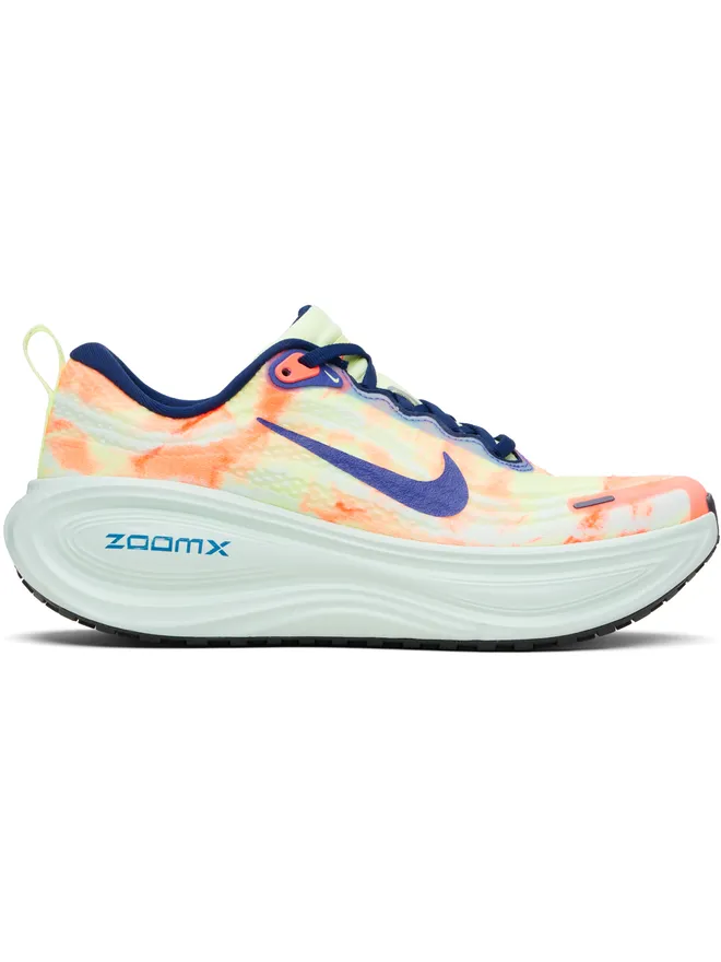 Nike Nike Nike Vomero Plus スニーカーの商品画像