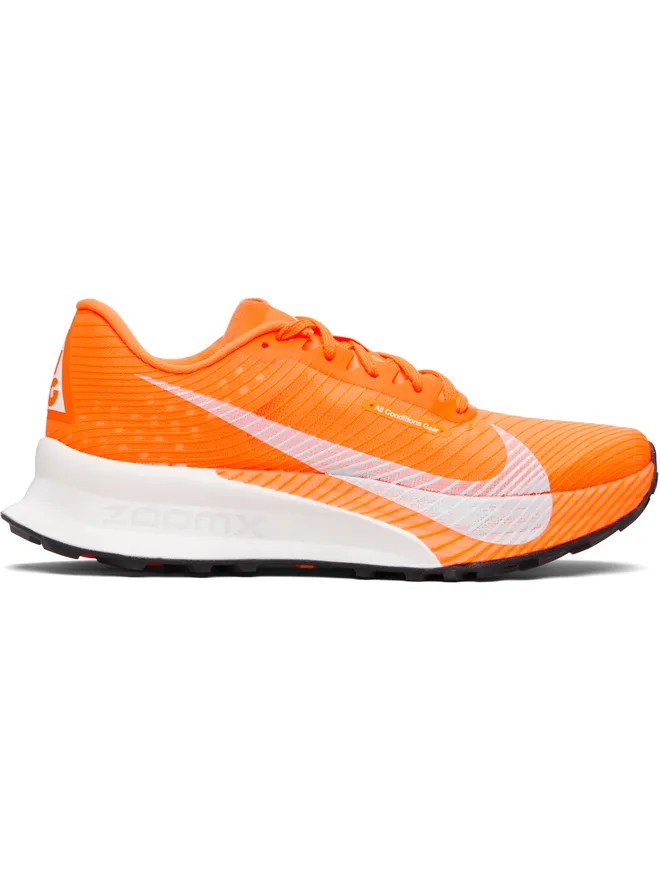 Nike Nike Nike ACG Ultrafly トレイルスニーカーの商品画像